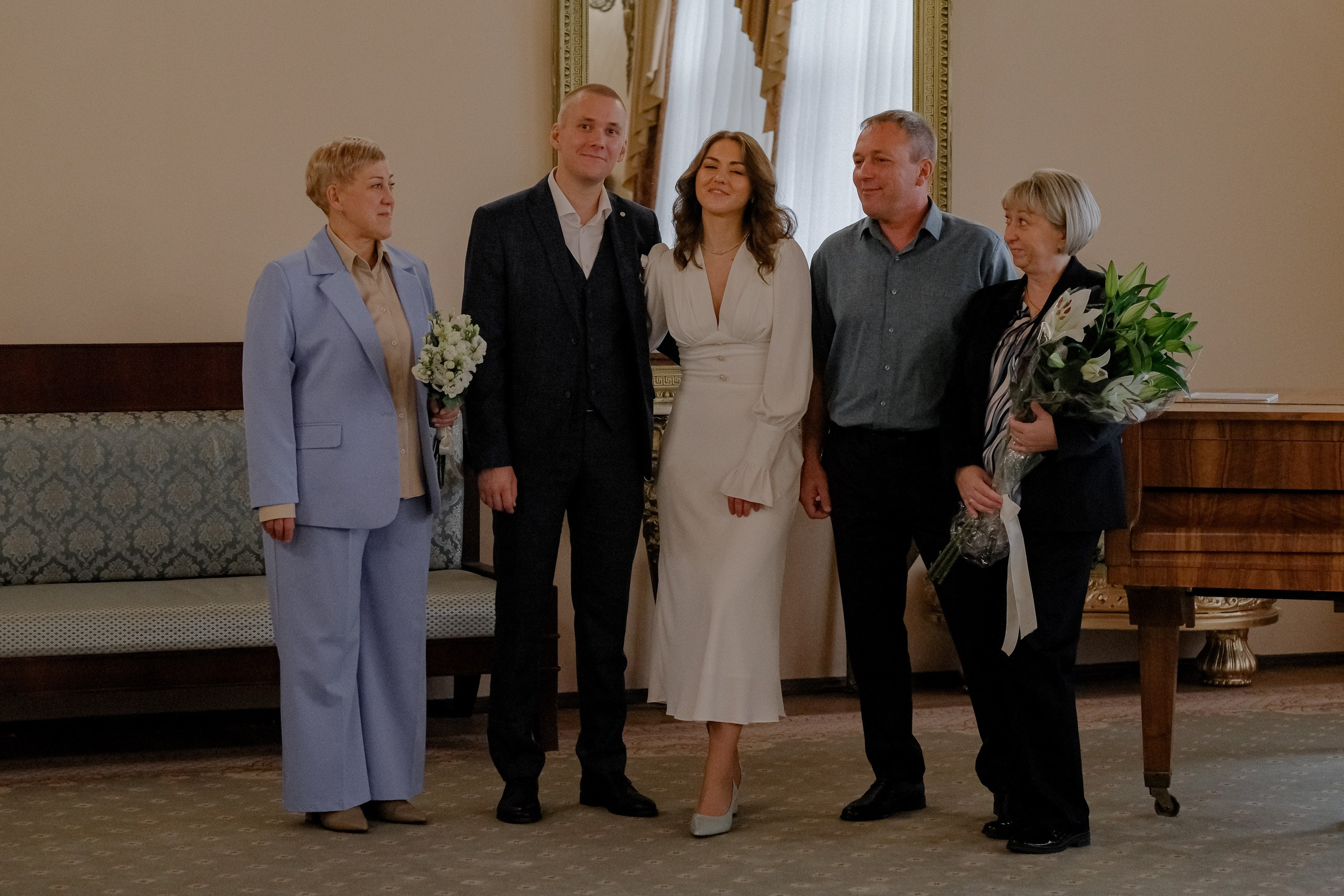 СВАДЕБНАЯ СЬЕМКА ПАРЫ ВО ВТОРОМ ДВОРЦЕ БРАКОСОЧЕТАНИЯ И ПРОГУЛКА ПО ЧЕРНЫШЕВСКОЙ. Профессиональный фотограф, Санкт-Петербург — Виктория Богомолова