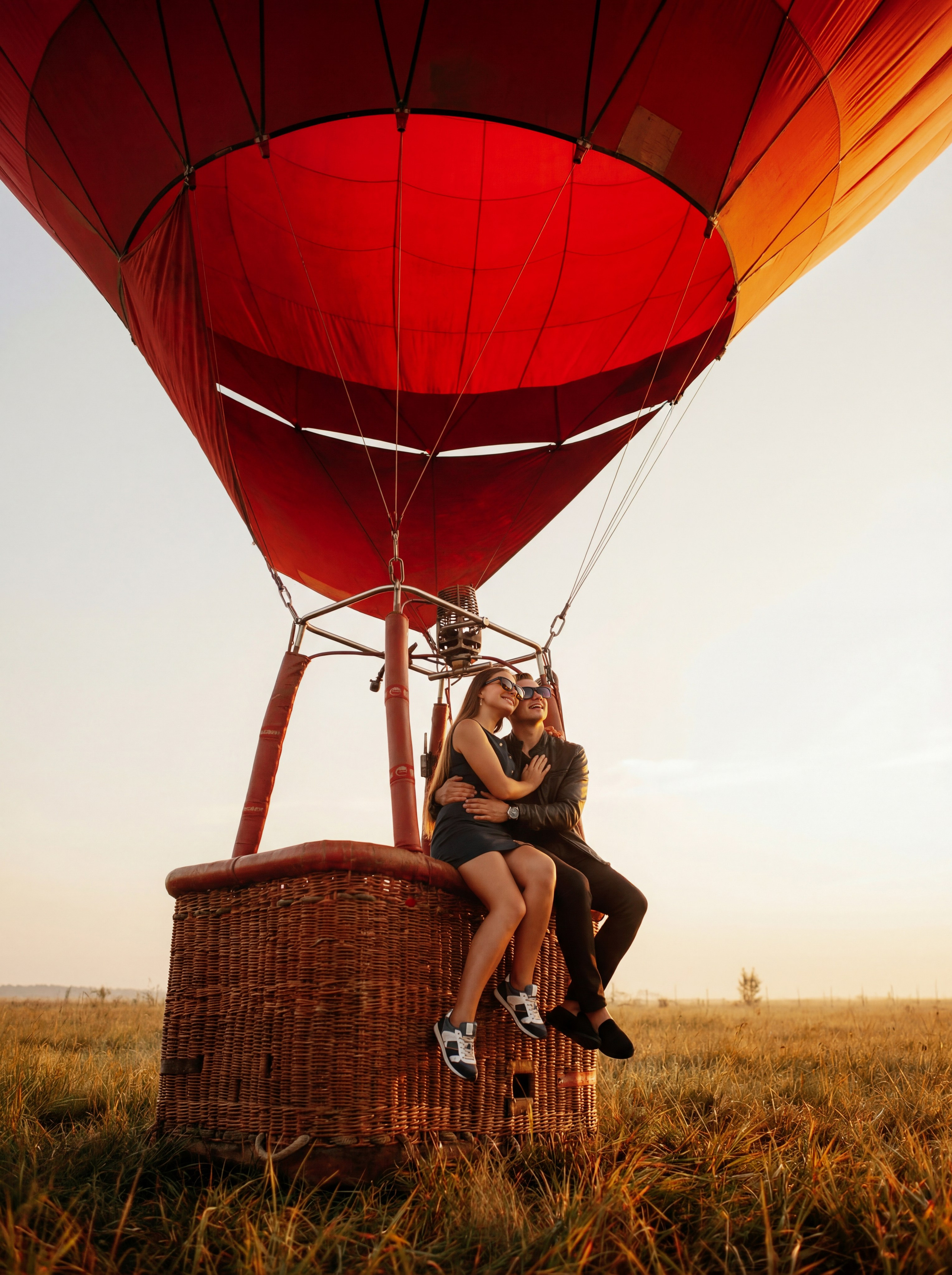 Фотосессия Love Story на воздушном шаре: рассвет в Логиново | Фотограф Дмитрий Судаков. Фотограф Дмитрий Судаков — Свадебная и репортажная съемка в Екатеринбурге и Москве