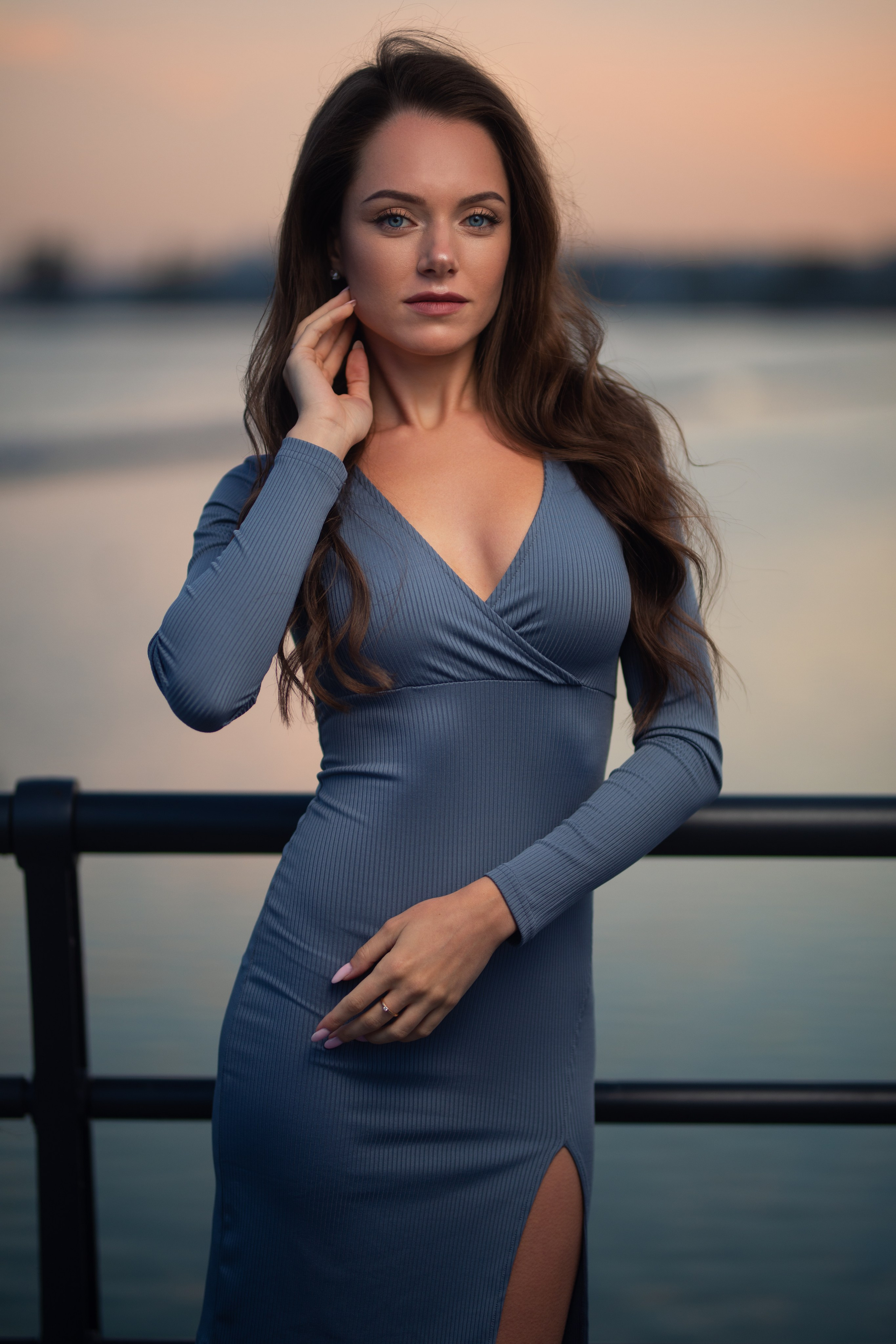 Вечерняя съемка с Екатериной на берегу реки в формате для «себя»