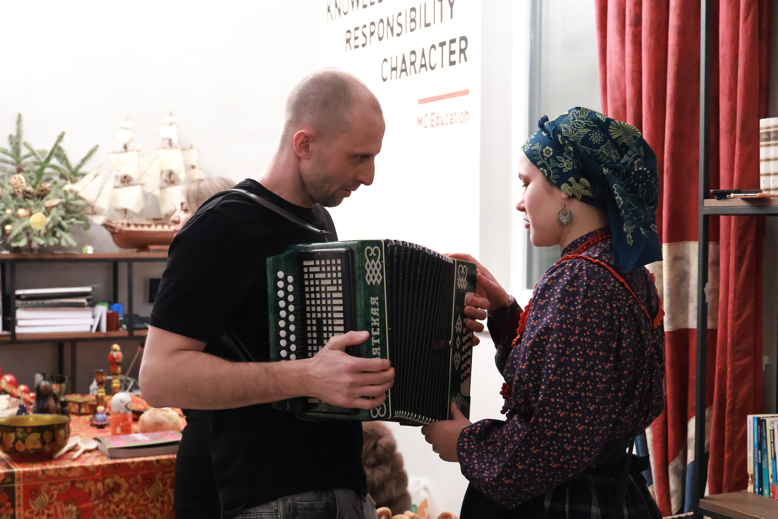 Новый год в школе MCS. Спортивный и репортажный фотограф Ермакова Светлана