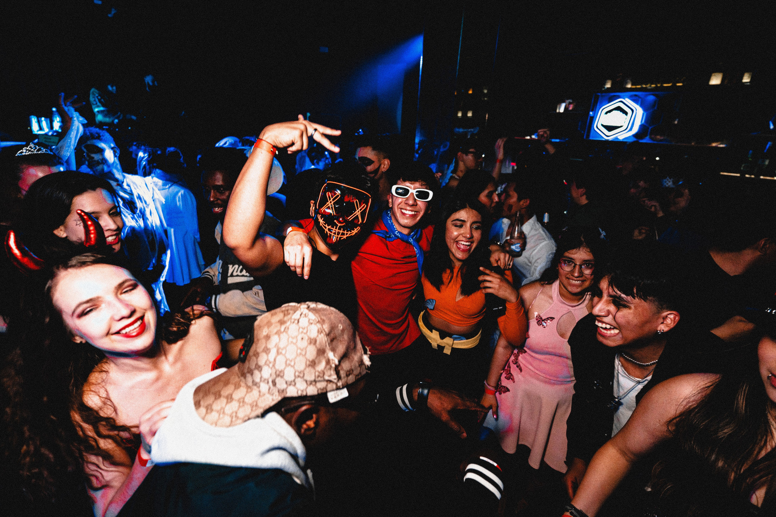 Клубы. Репортажный фотограф Даниил Коваленко