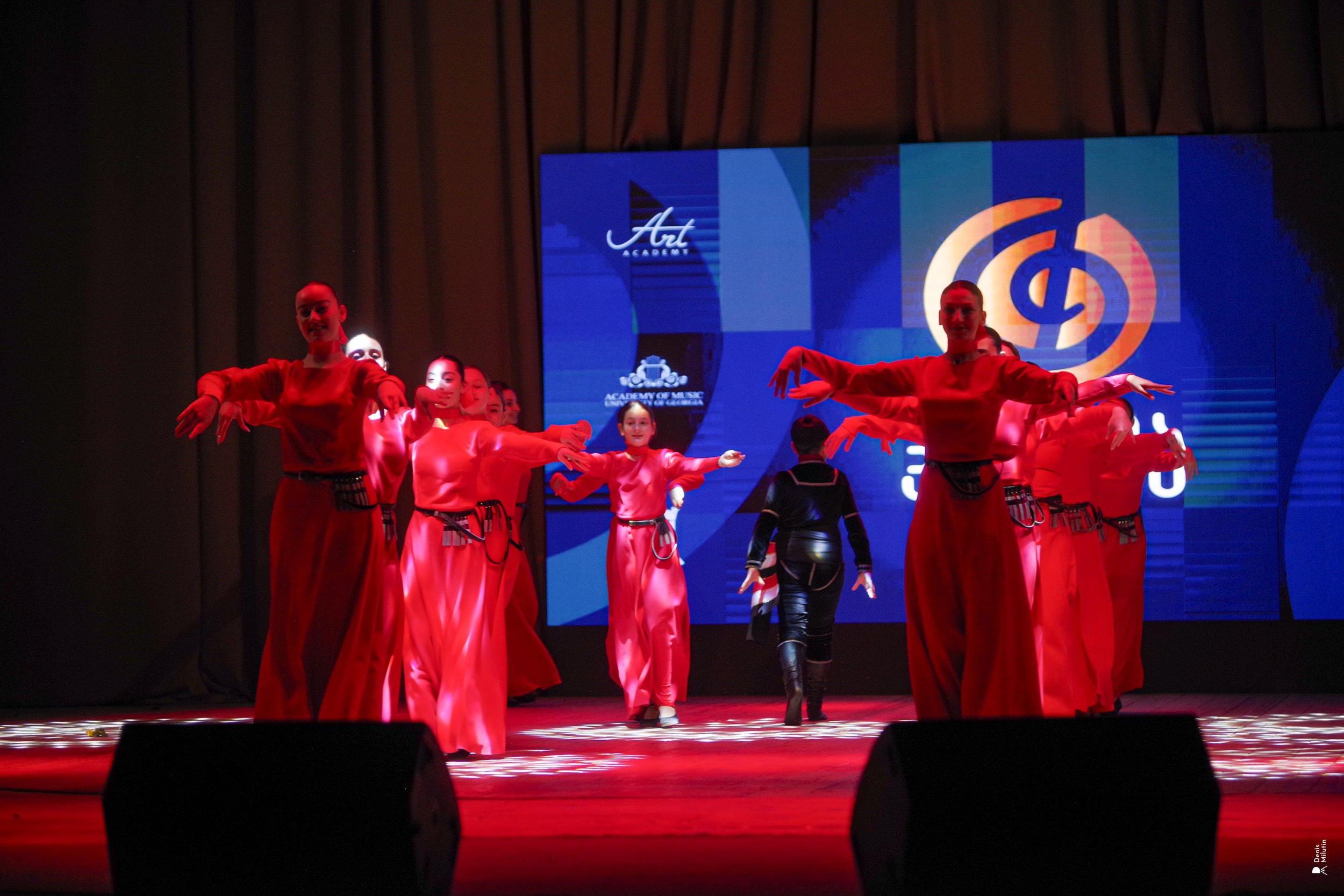 Танцы в Хоби. Портретный фотограф Денис Милютин