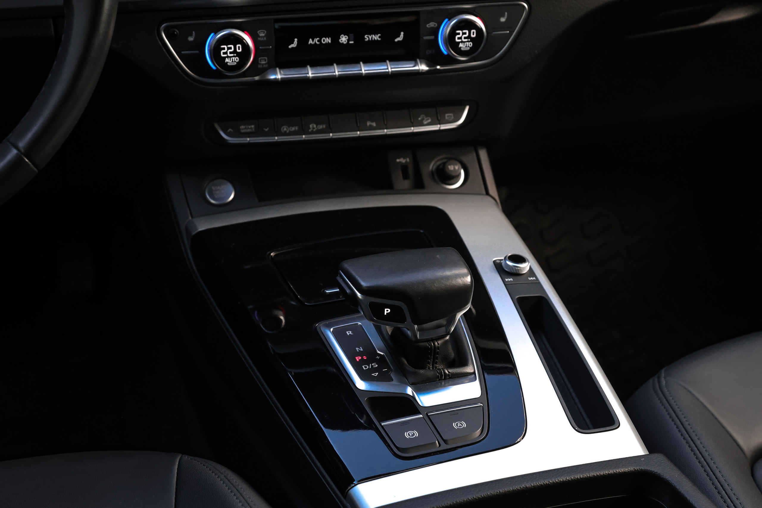 2021 AUDI Q5 Quatro. Mixturecaptures