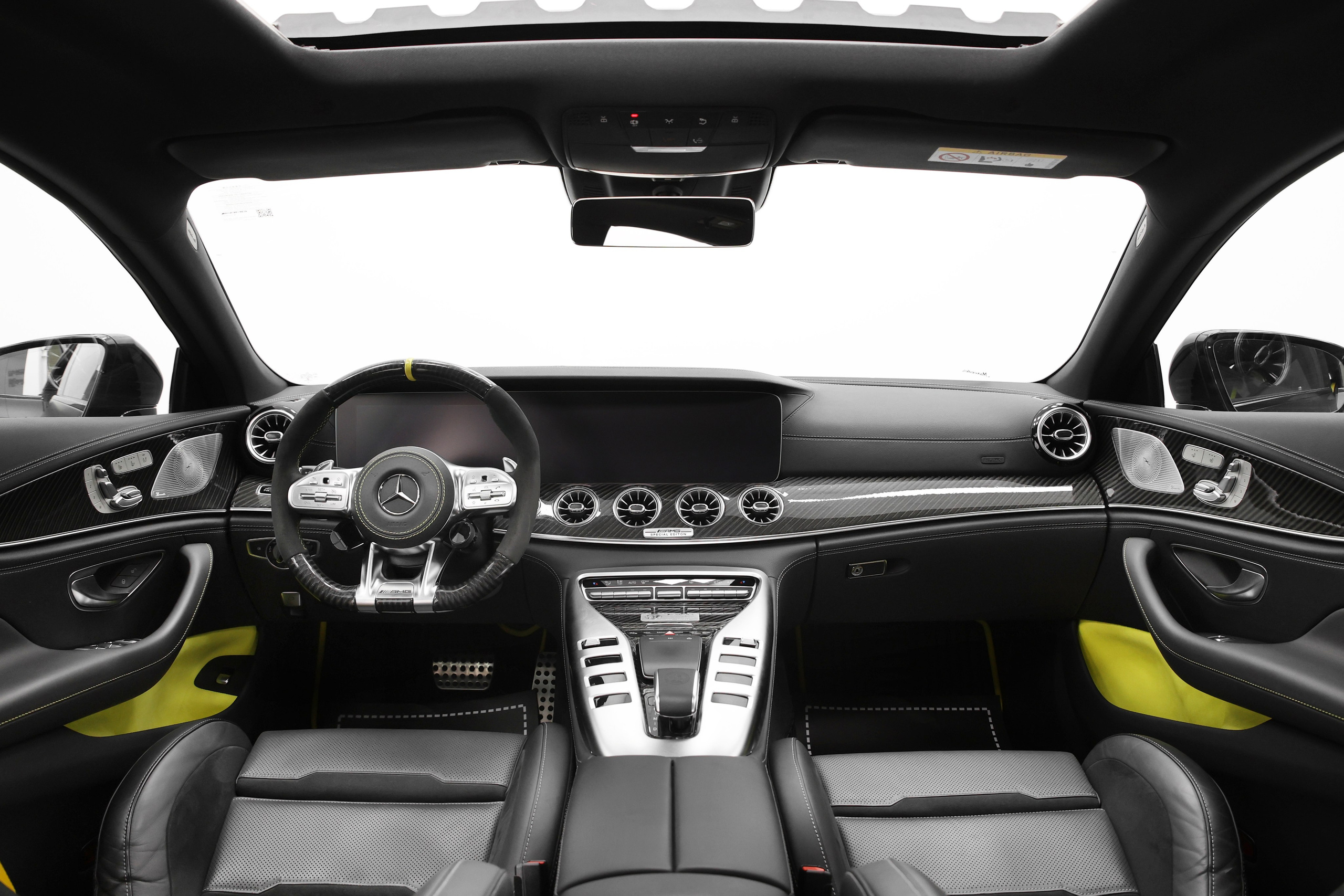 2019 MERCEDES BENZ GT63s AMG. Mixturecaptures