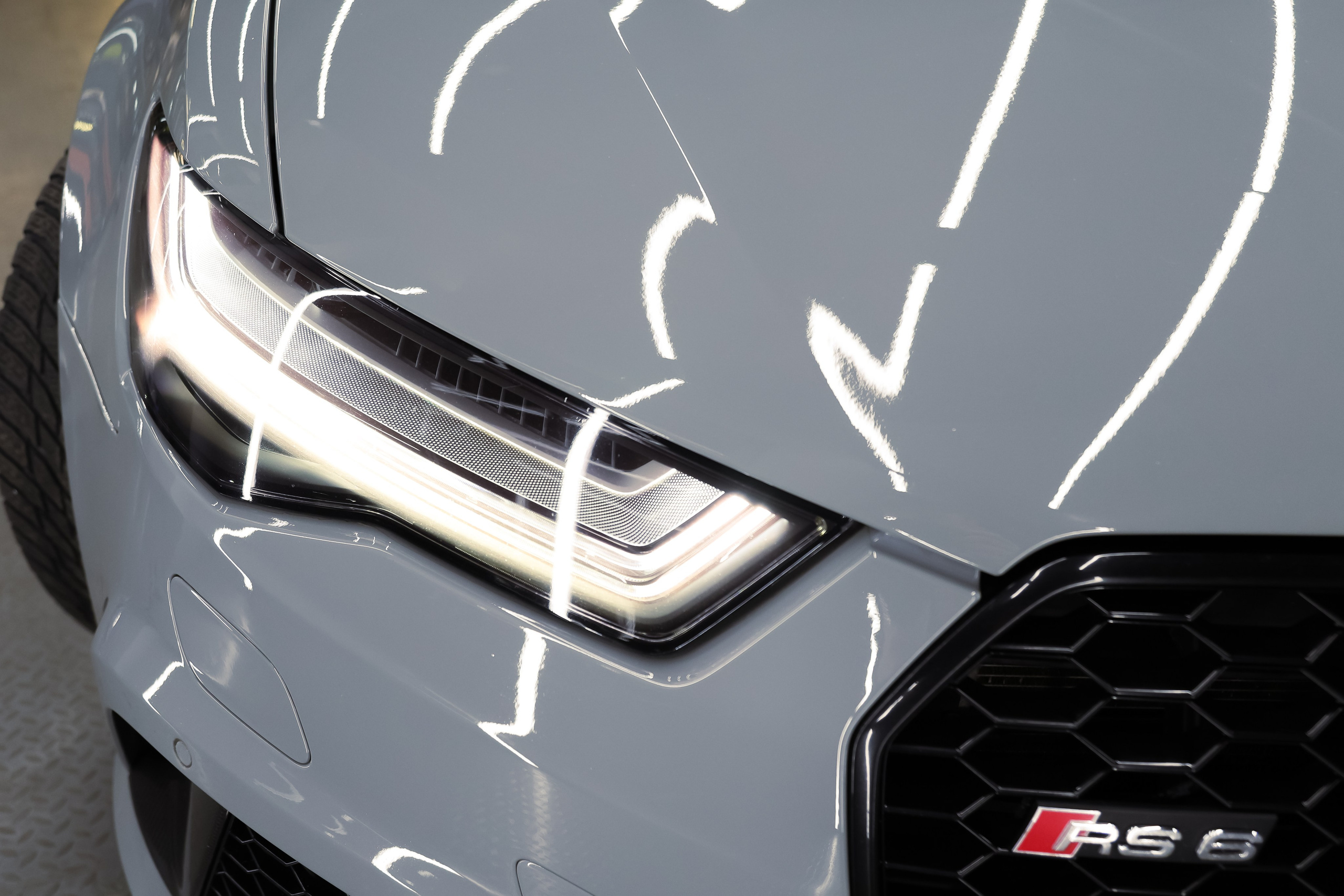 2017 AUDI RS6. Mixturecaptures