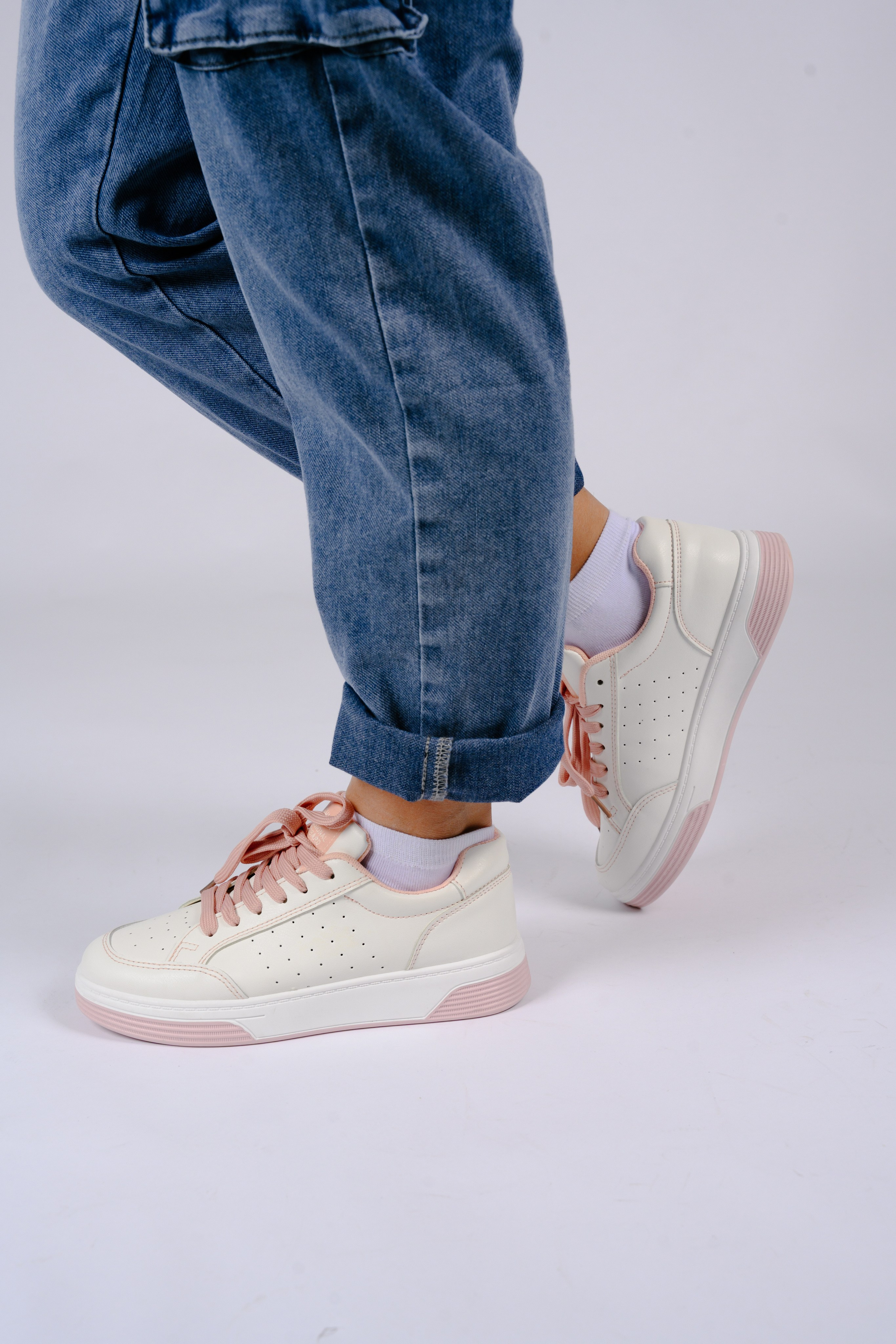 Кроссовки для wb. Фотограф в Красноярске