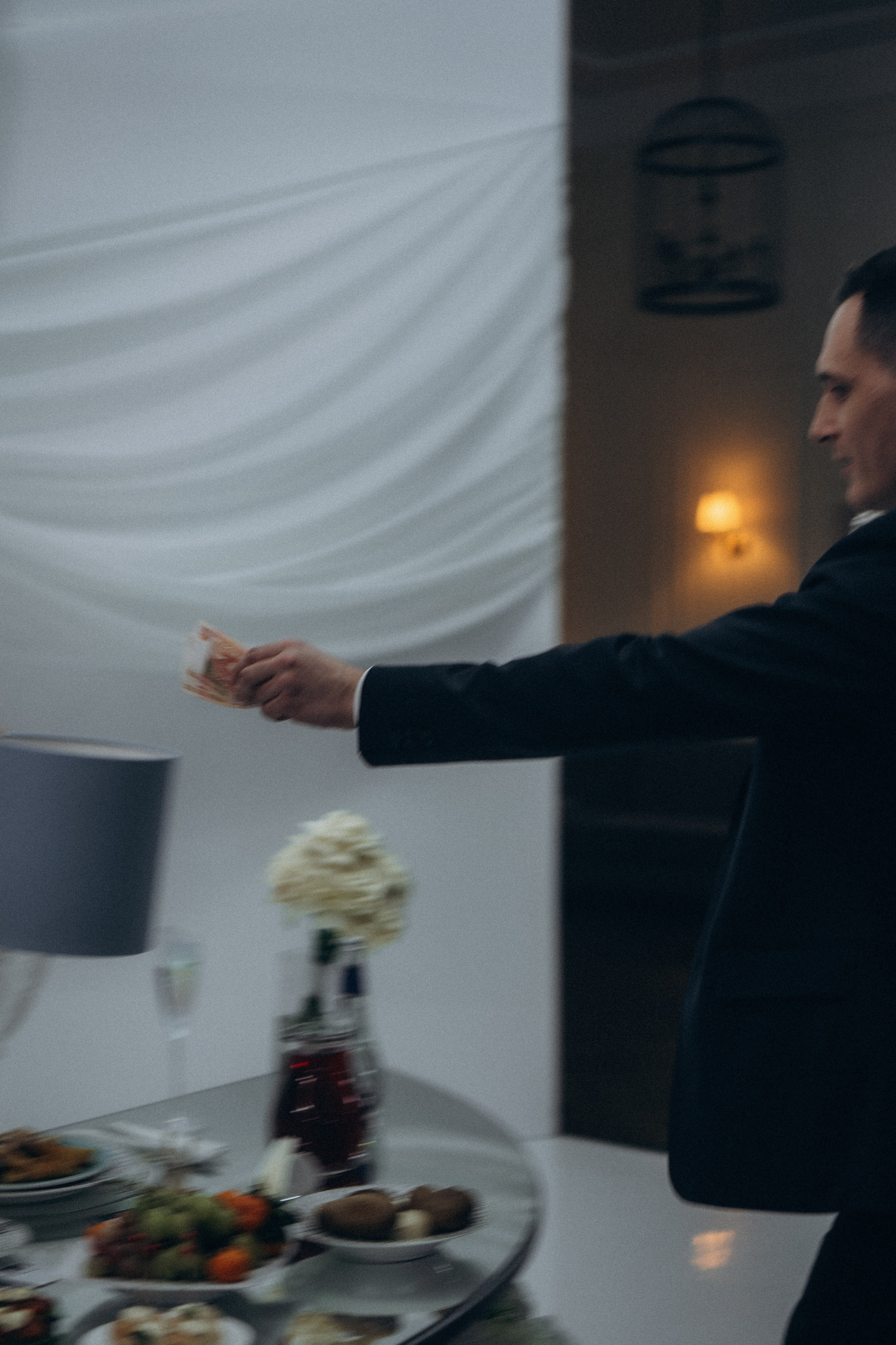 СВАДЕБНАЯ СЬЕМКА СБОРОВ В ОТЕЛЕ И ВЫЕЗД НА ЦЕРЕМОНИЮ (СНЯТО В СИБИРЕ В НИЖНЕВАРТОВСКЕ). Профессиональный фотограф, Санкт-Петербург — Виктория Богомолова