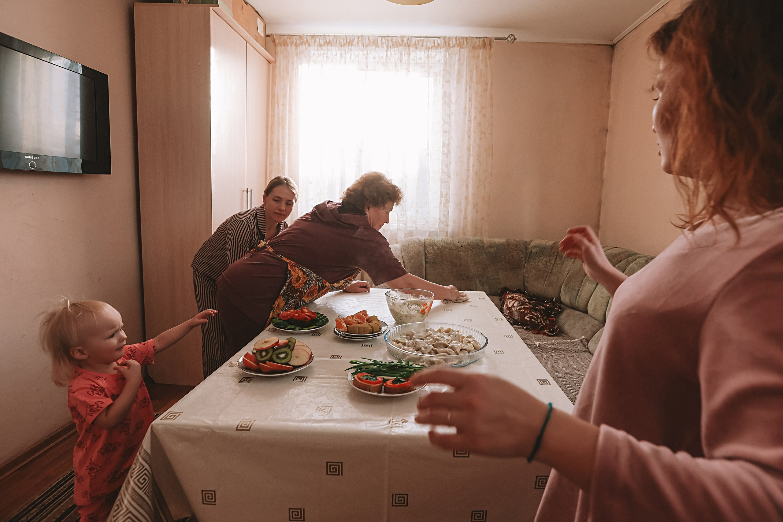 Большая семья репортаж. Семейный фотограф Тюмень, фотограф на роды Салмина Мария