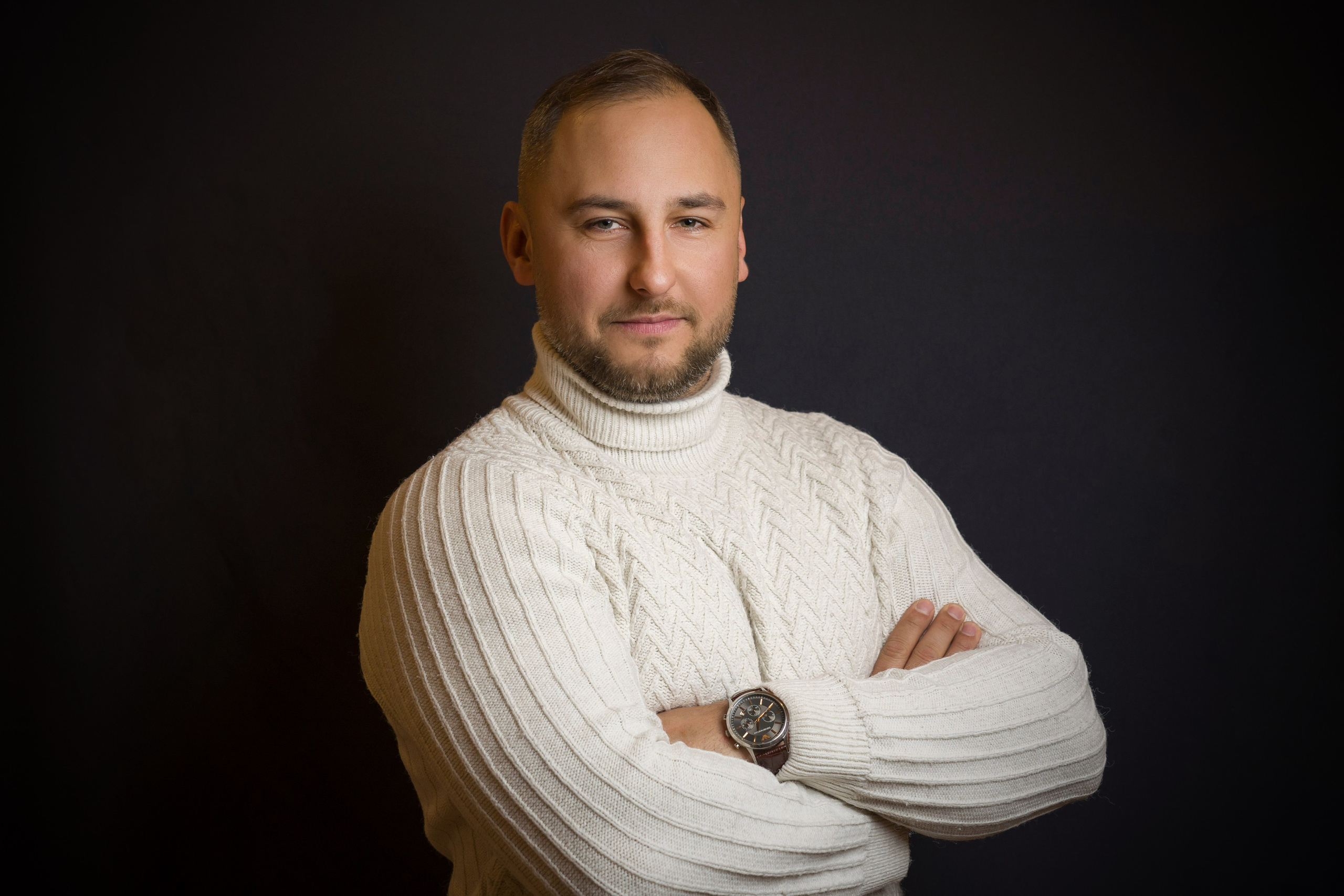 Портрет сотрудника. Фотограф в Санкт-Петербурге. Репортажная и все съёмки для бизнеса