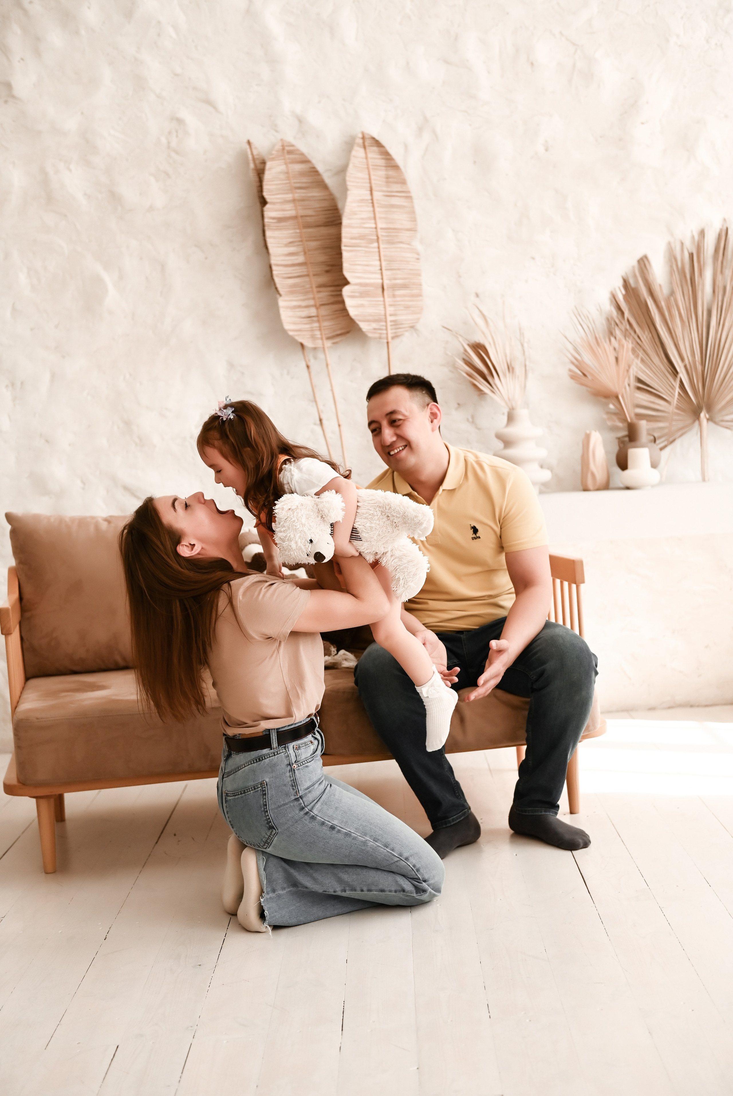 Семейная студийная  фотосессия 2. Свадебный, семейный, детский, контент фотограф в Омске Максим Ильин