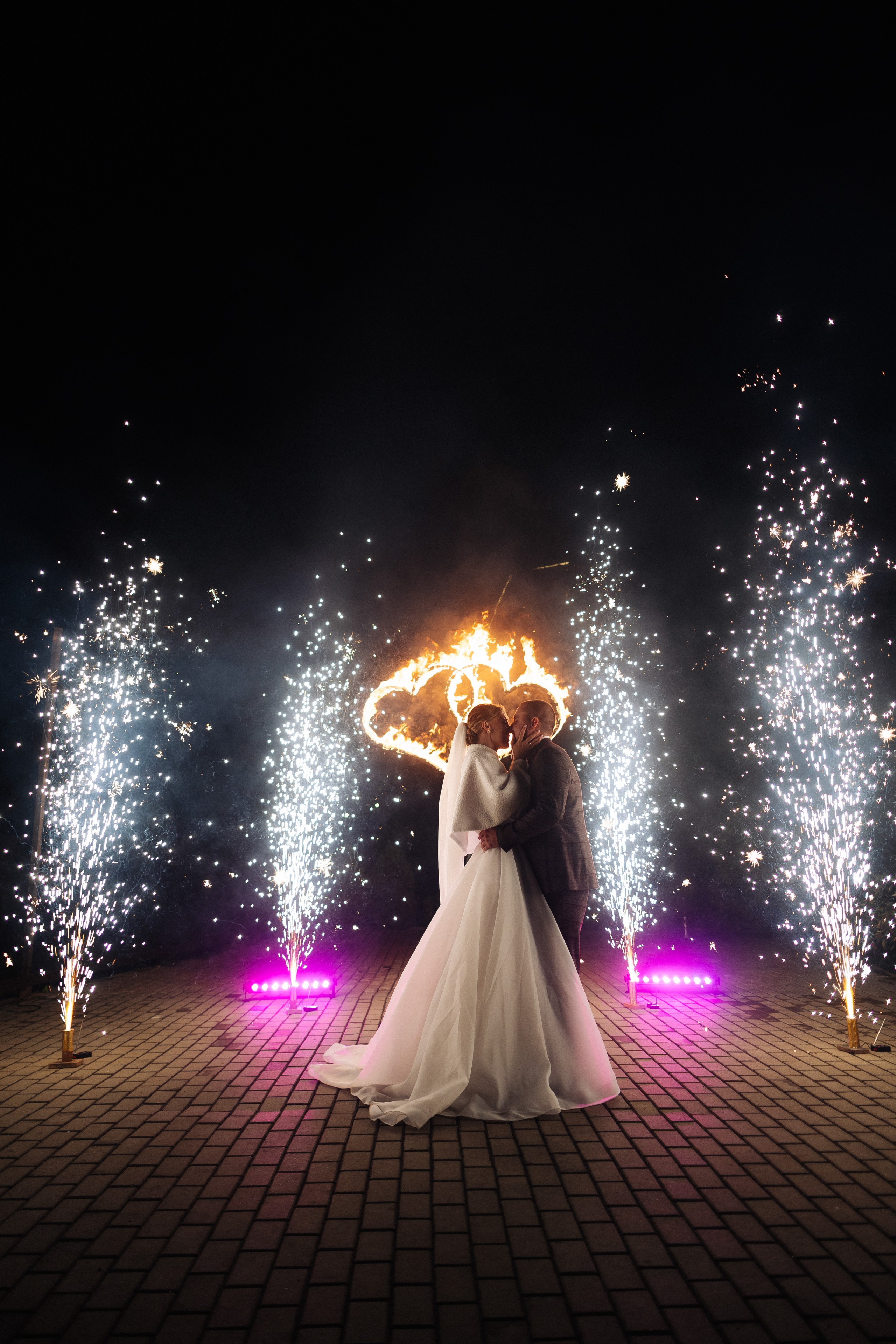 свадьба огненные фонтаны