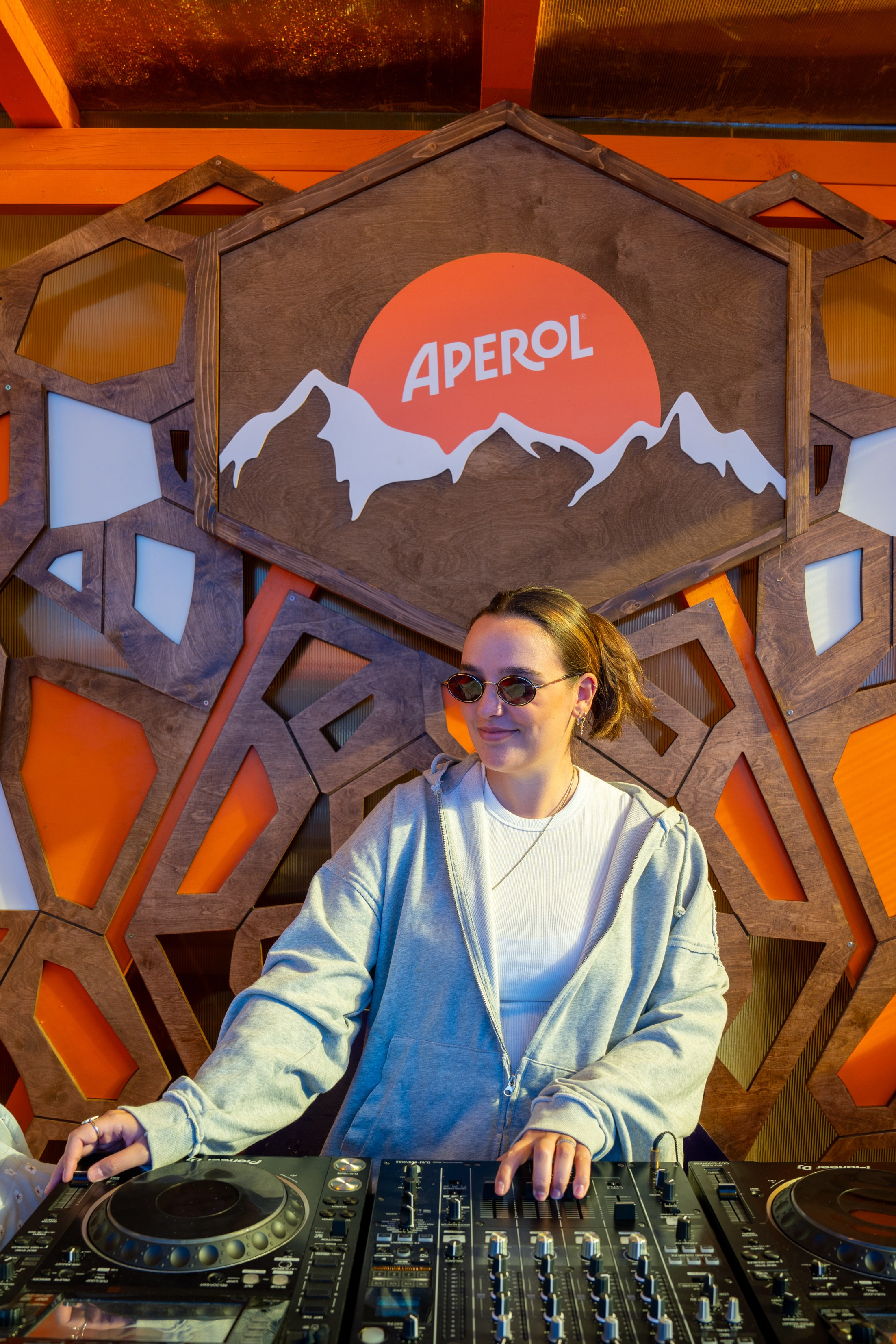 Фотоотчет партнерской интеграции Aperol Spritz на Роза Фест 2025. Репортажный фотограф в Красной Поляне и Сочи Павлюченко Екатерина