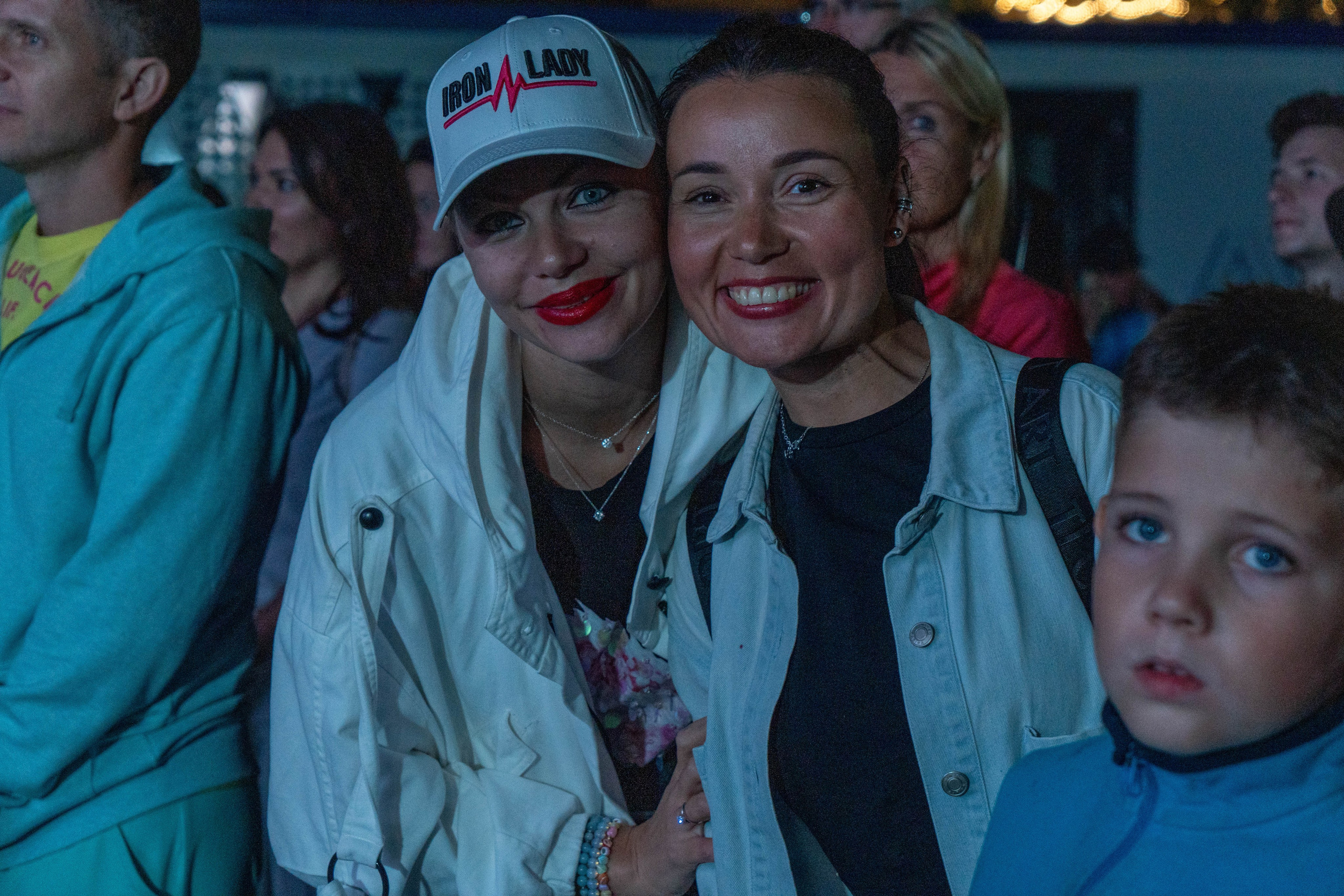 Фотоотчет партнерской интеграции для компании TELE2 на фестивале Ironstar. Репортажный фотограф в Красной Поляне и Сочи Павлюченко Екатерина