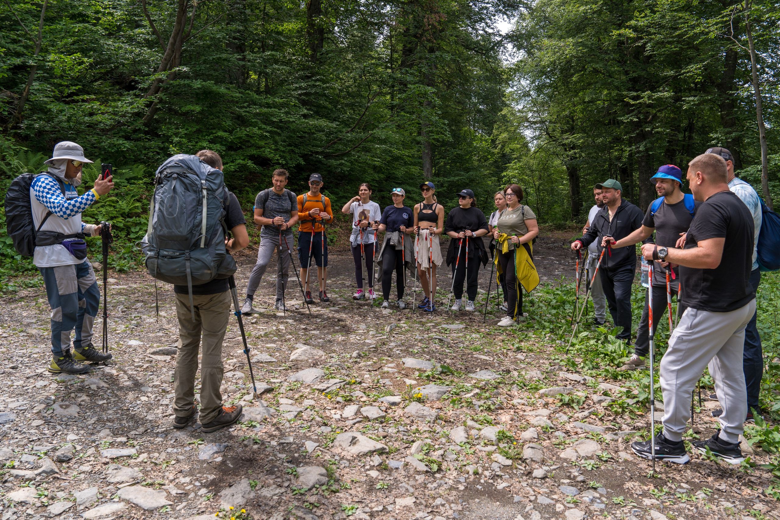 MICE мероприятие для компании «Доставка морем»: хайкинг к Ачипсинским водопадам. Репортажный фотограф в Красной Поляне и Сочи Павлюченко Екатерина