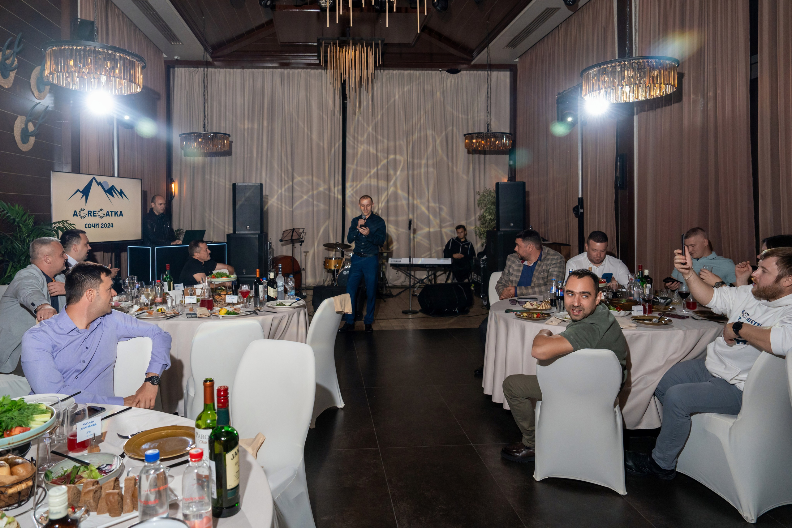 Гала-ужин для компании «Agregatka». Репортажный фотограф в Красной Поляне и Сочи Павлюченко Екатерина