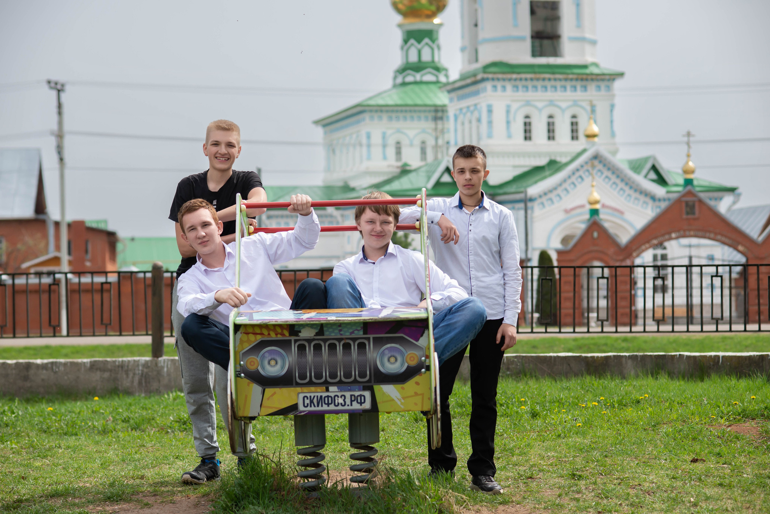 Старшая школа. Фото. Современные выпускные альбомы. Воткинск