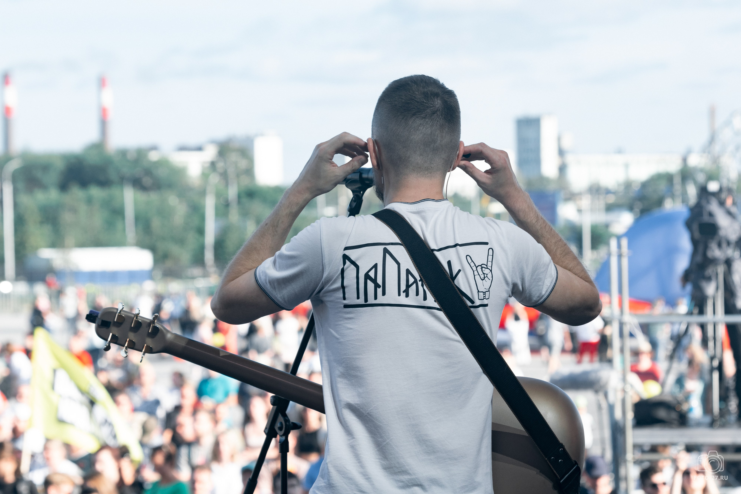 Антон Курдюмов фотограф в Хабаровске Рина Курдюмова фото27 foto27 Антон Дорофеев репортажный репортаж документалист Тони и Рина фотосоздатели ПаПаРоК Рок над Амуром 2024 фестиваль Хабаровск