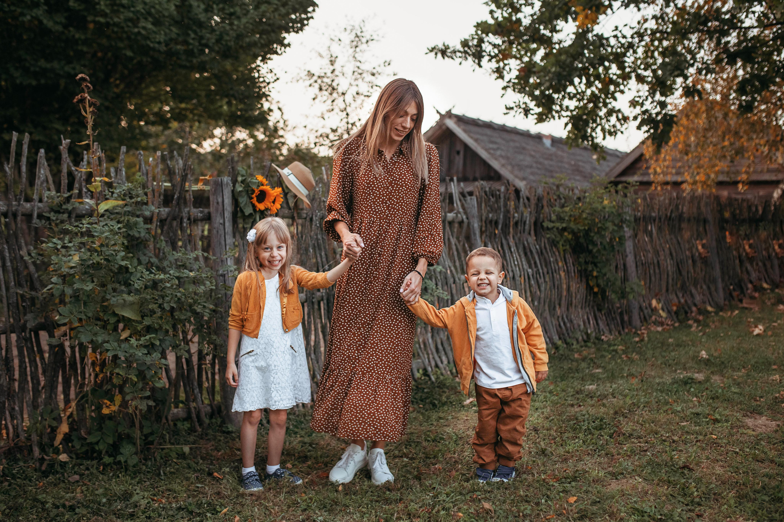 Прогулка по музею архитектуры и быта. Семейный и детский фотограф Минск, Беларусь