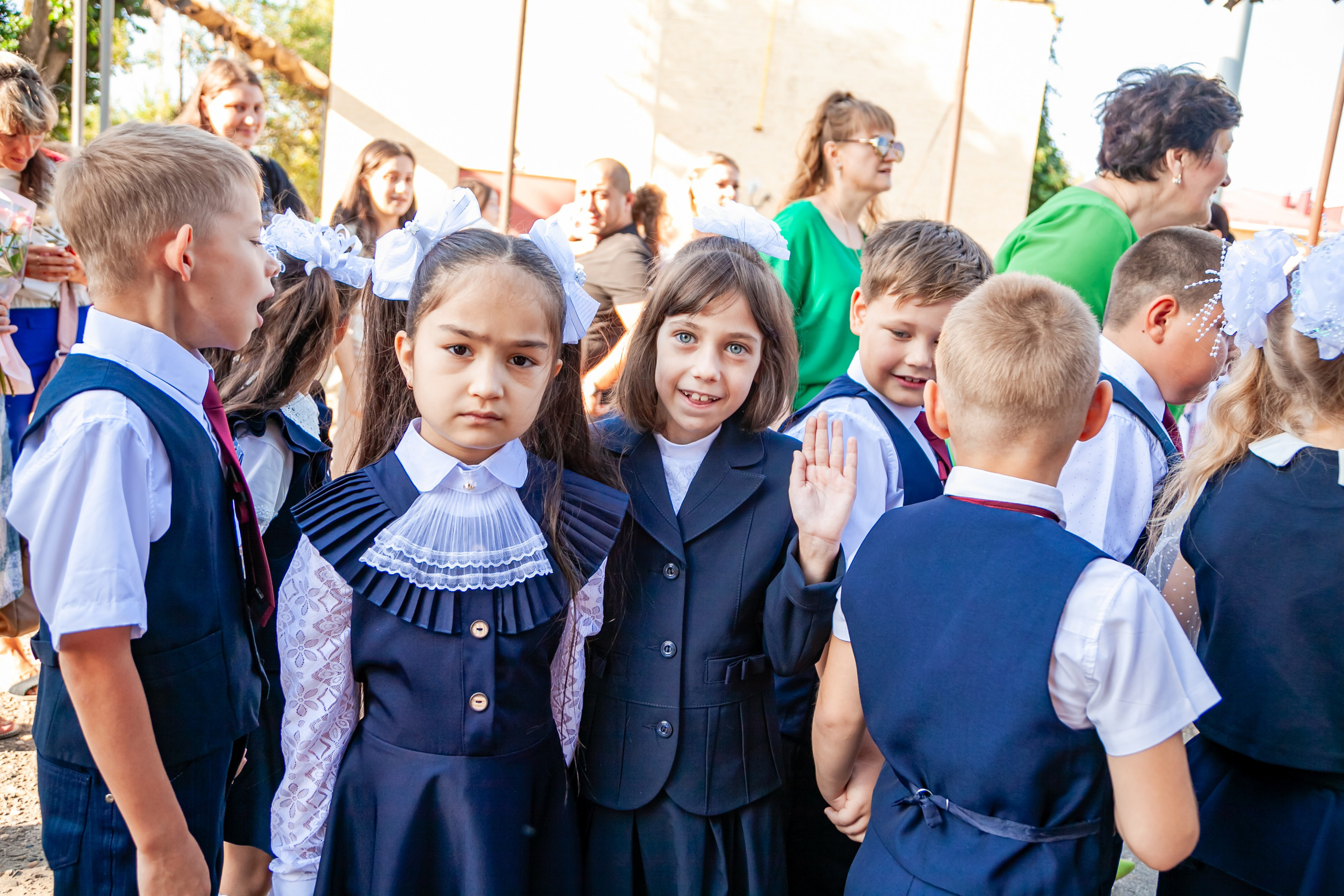 1 сентября линейка. Свадебный и семейный фотограф в Армавире