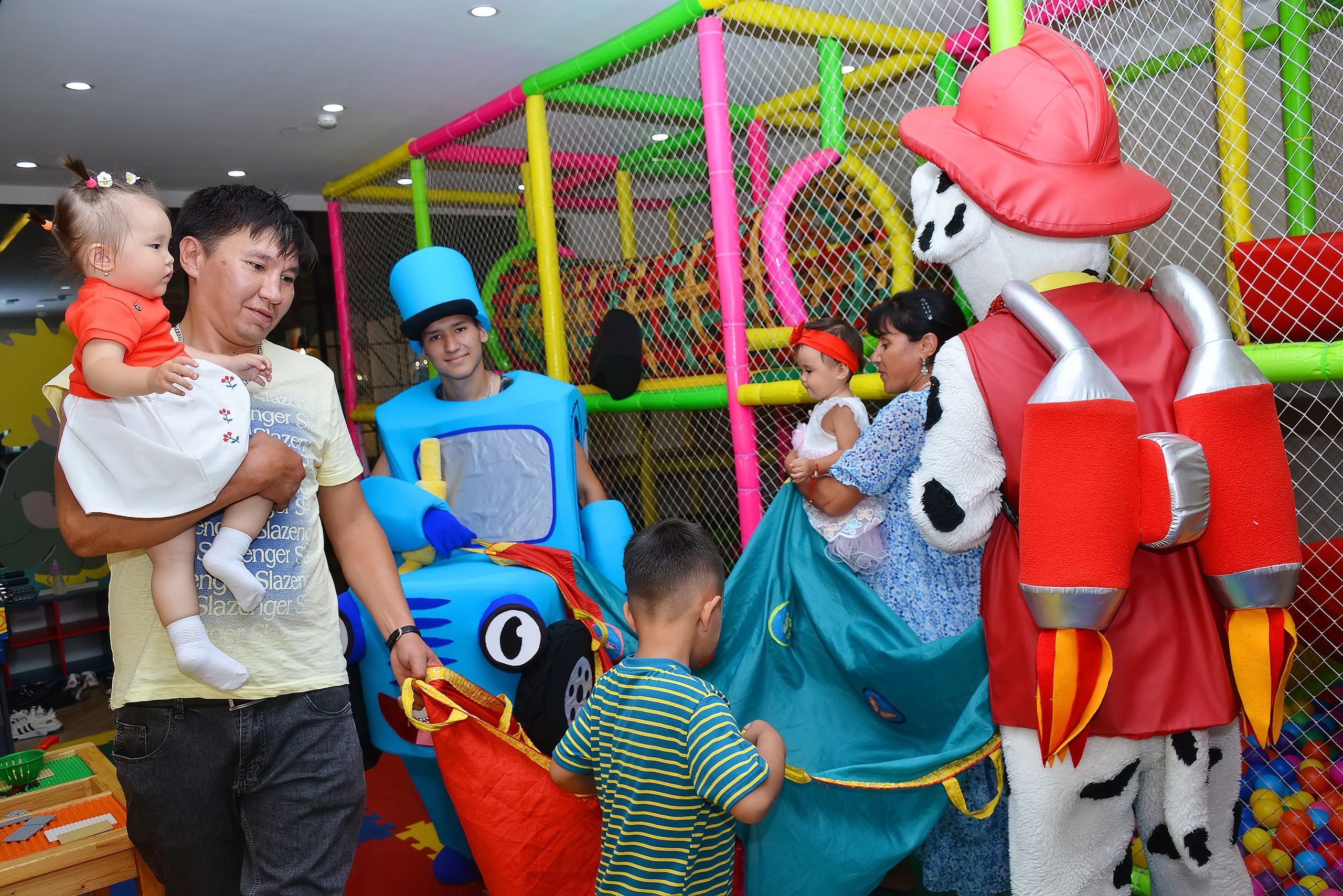 Дети-5 (Адель-1годик). Фотосъёмка. Фотограф Сергей Авдеев-семейный и детский фотограф в Алматы