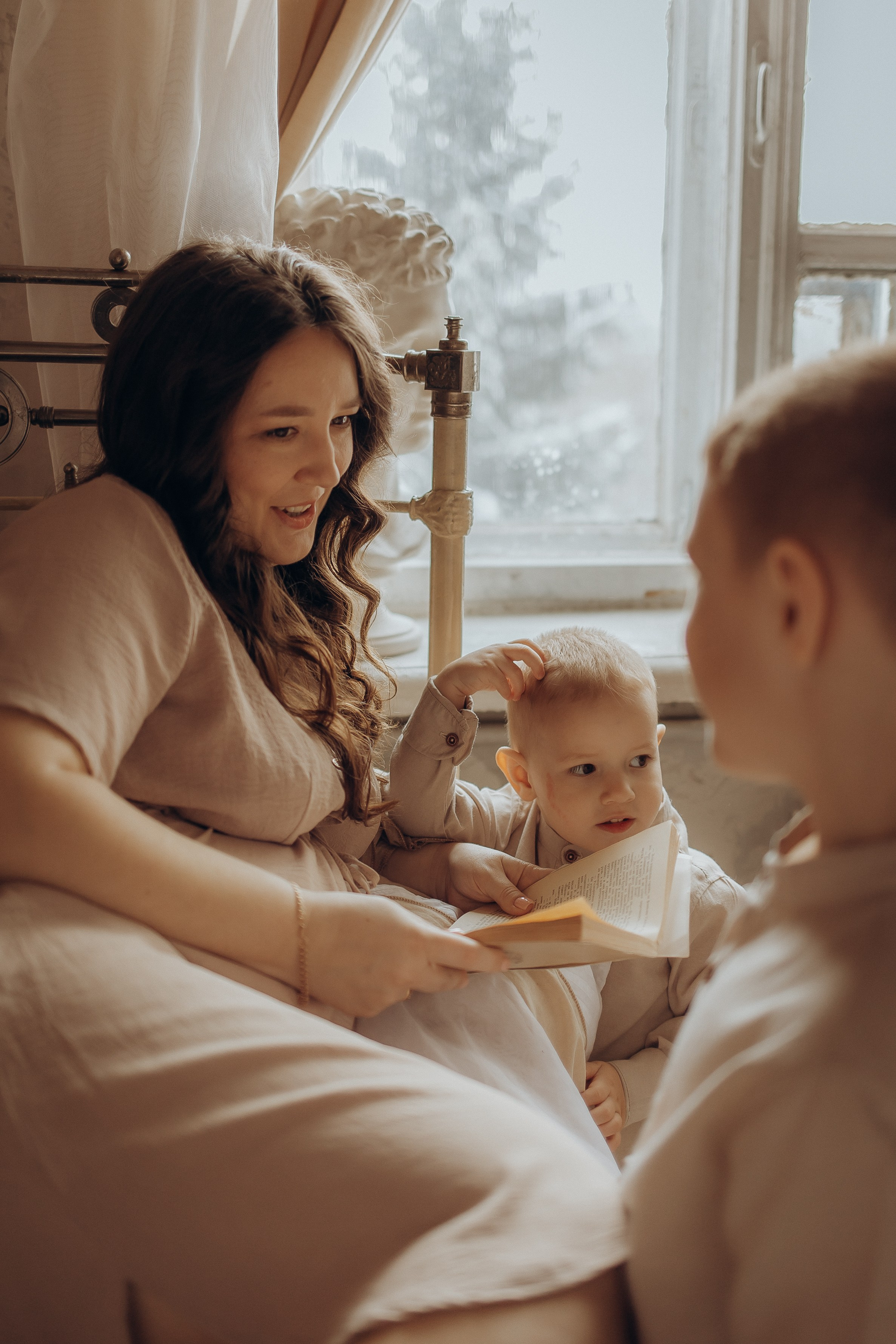 Материнство в студии FTH. Фотограф на первый годик, семейный и детский фотограф в Новосибирске