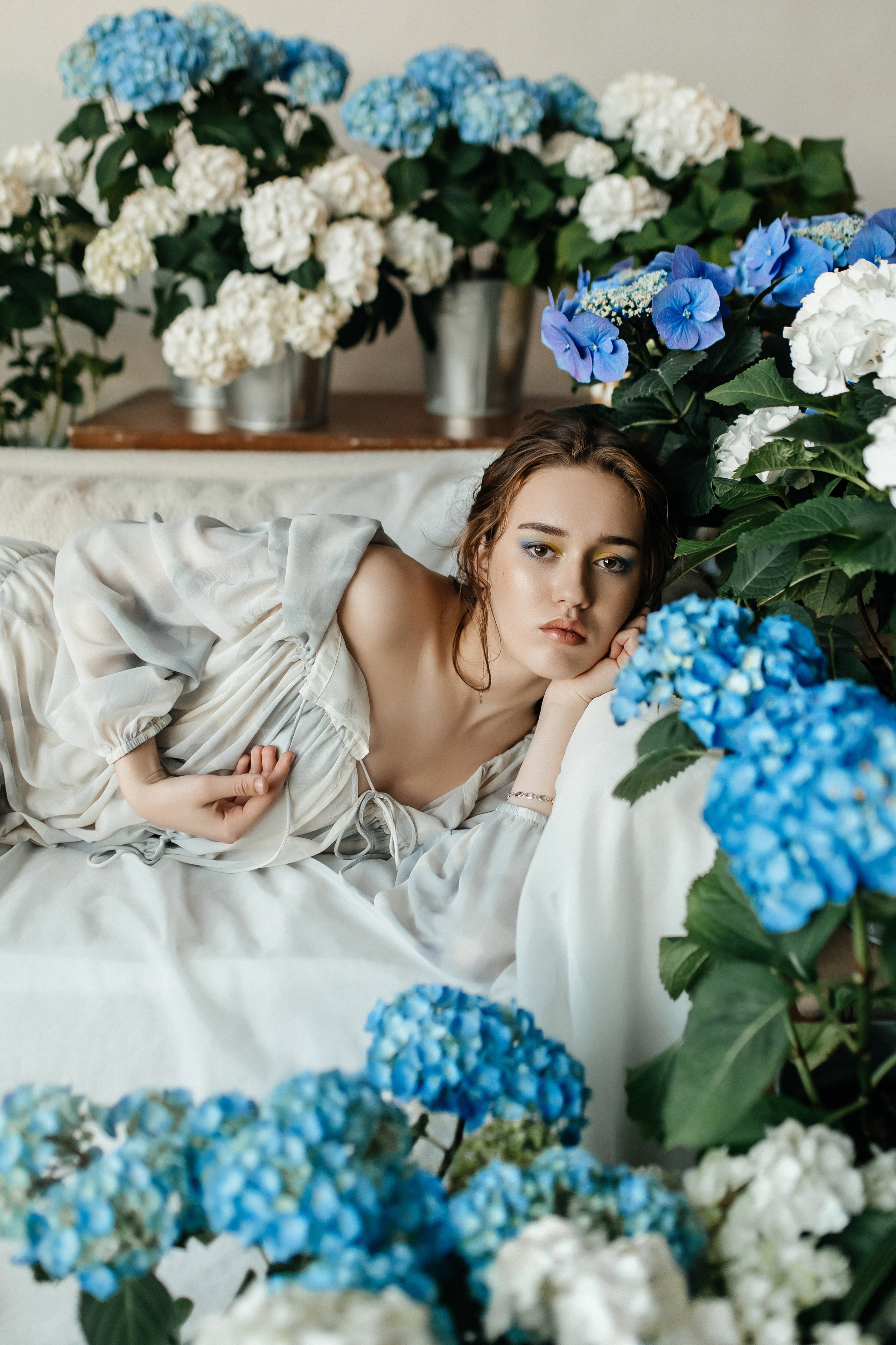 Портретная фотосессия в гортензиях