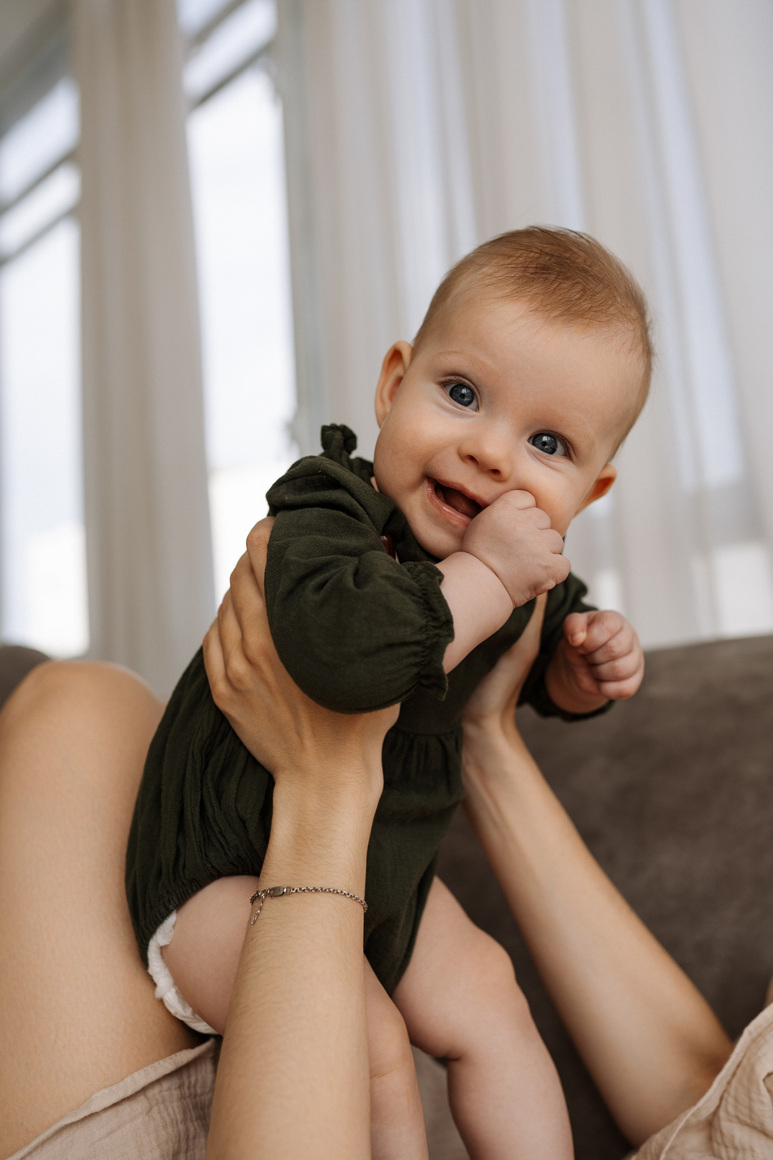 Семейная фотосессия в студии в Москве, семейный фотограф Анна Полушина. Свадебный фотограф в Москве Анна Полушина