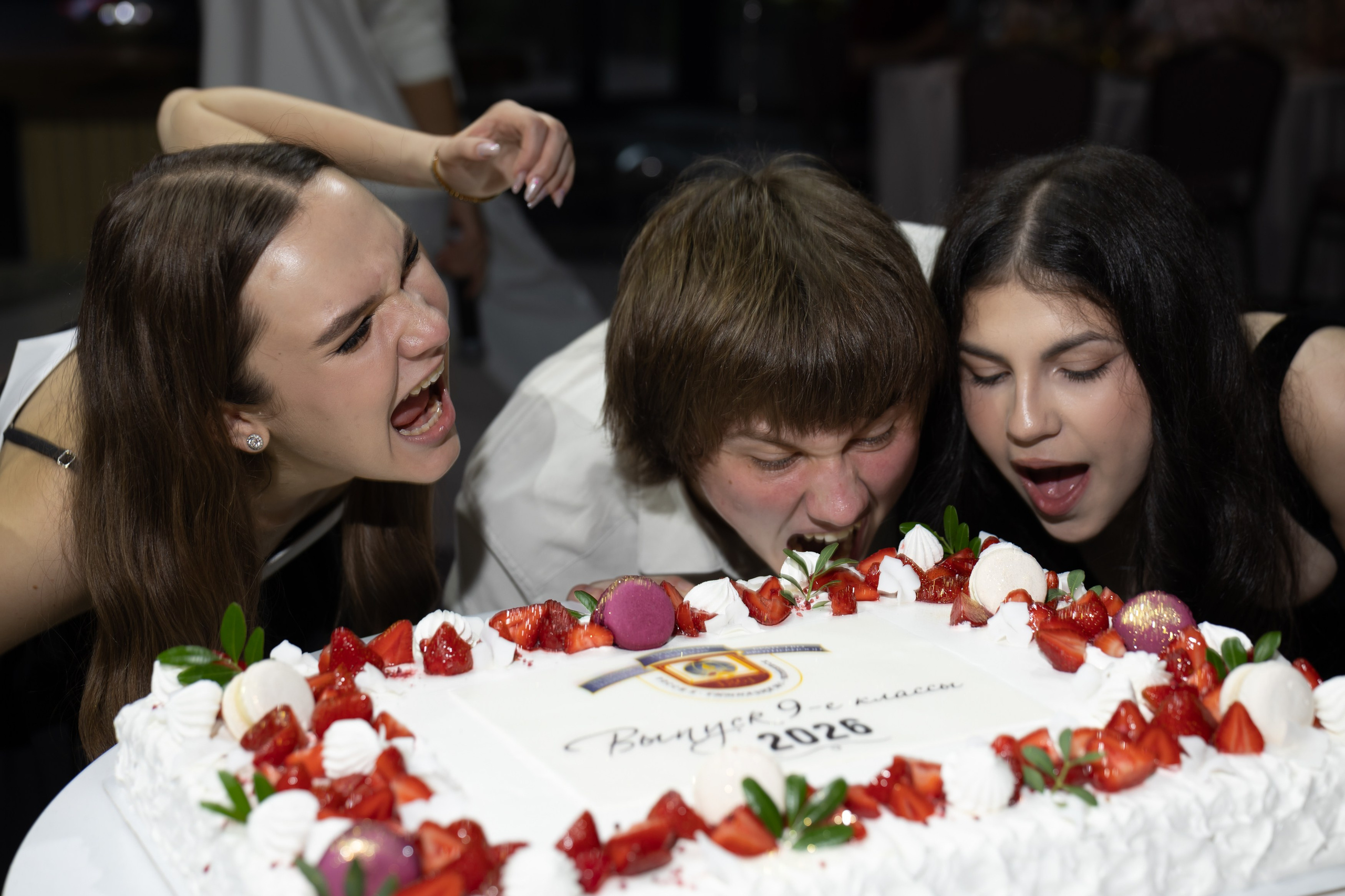 Выпускные 2026. Фотограф свадебный, репортажный, индивидуальный, фото для маркетплейсов, брендов, автосалонов