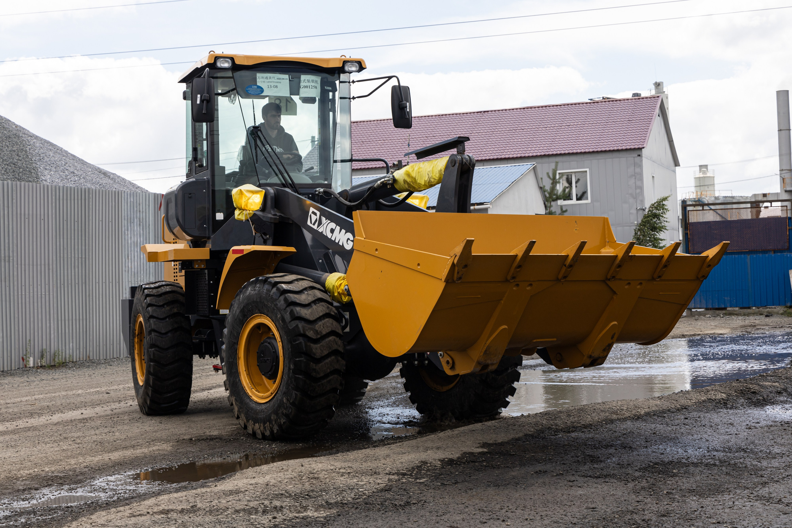 Спецтехника. Фотограф свадебный, репортажный, индивидуальный, фото для маркетплейсов, брендов, автосалонов