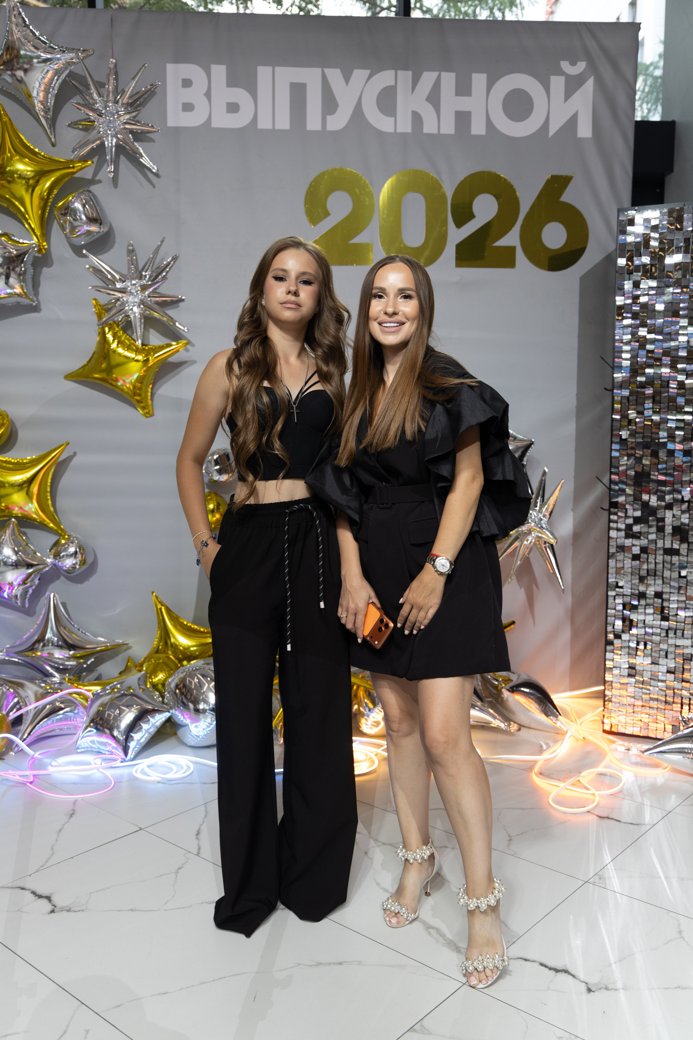 Выпускные 2026. Фотограф свадебный, репортажный, индивидуальный, фото для маркетплейсов, брендов, автосалонов