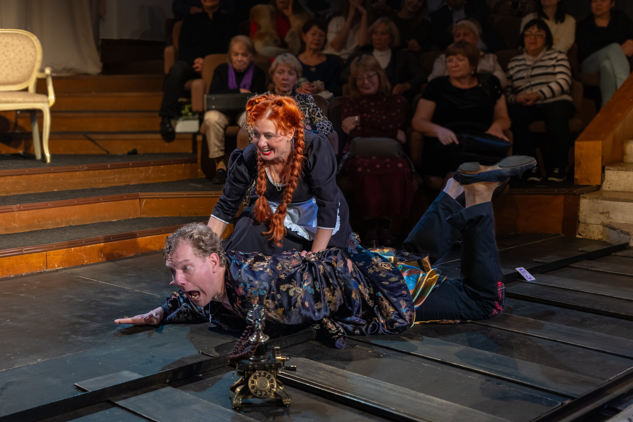 Театр Сфера: Гнездо перелётных птиц (100-й спекталь). Сайт фотографа Сергея Абрамова