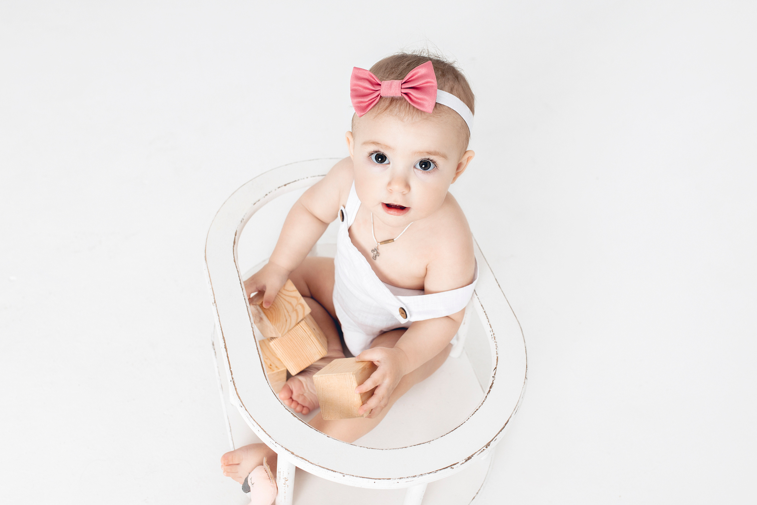 Первый тортик Есении. Фотограф новорожденных в городе Ульяновске Павленкова Лилия