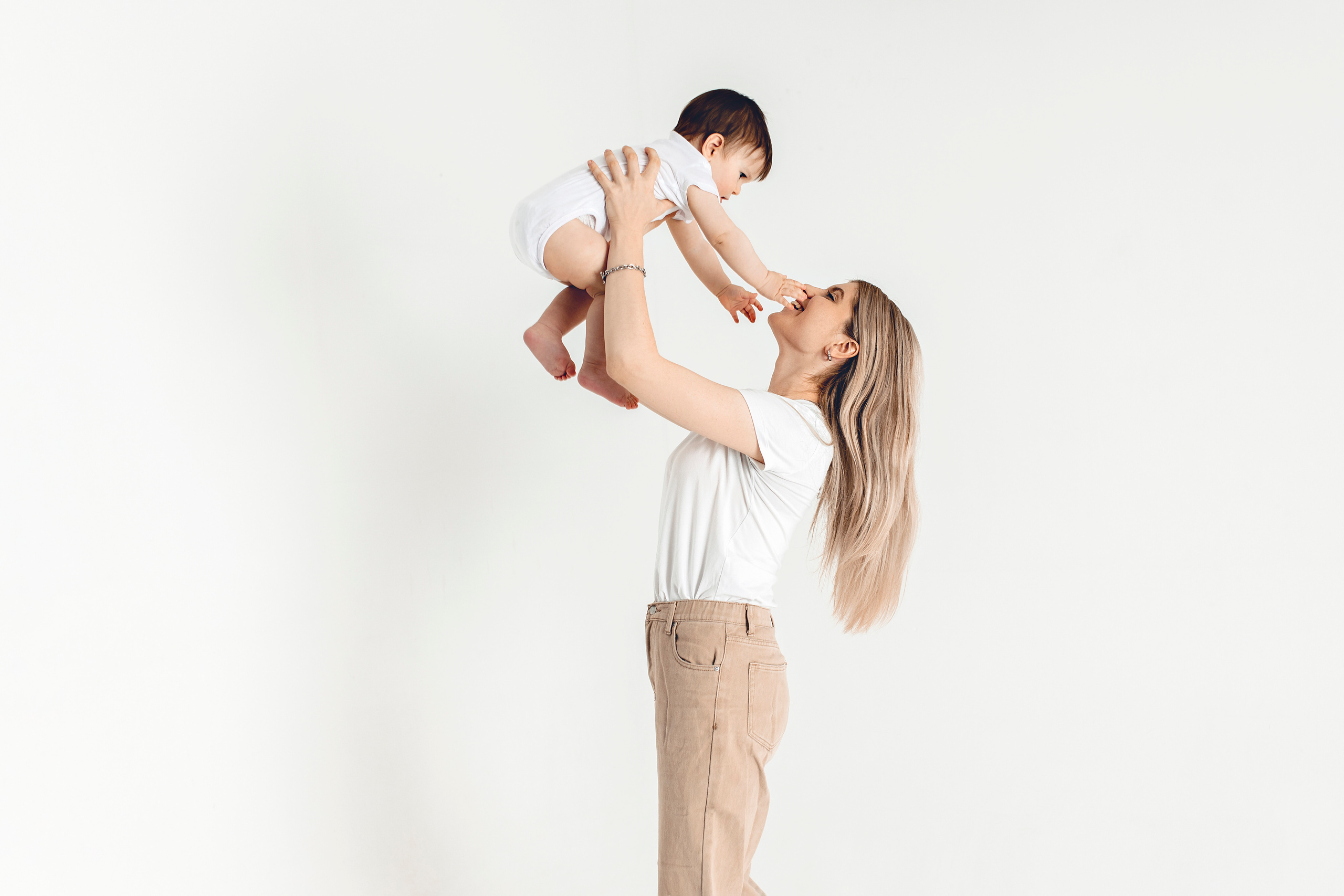 Семейная фотосессия с годовалым малышом. Фотограф новорожденных в городе Ульяновске Павленкова Лилия