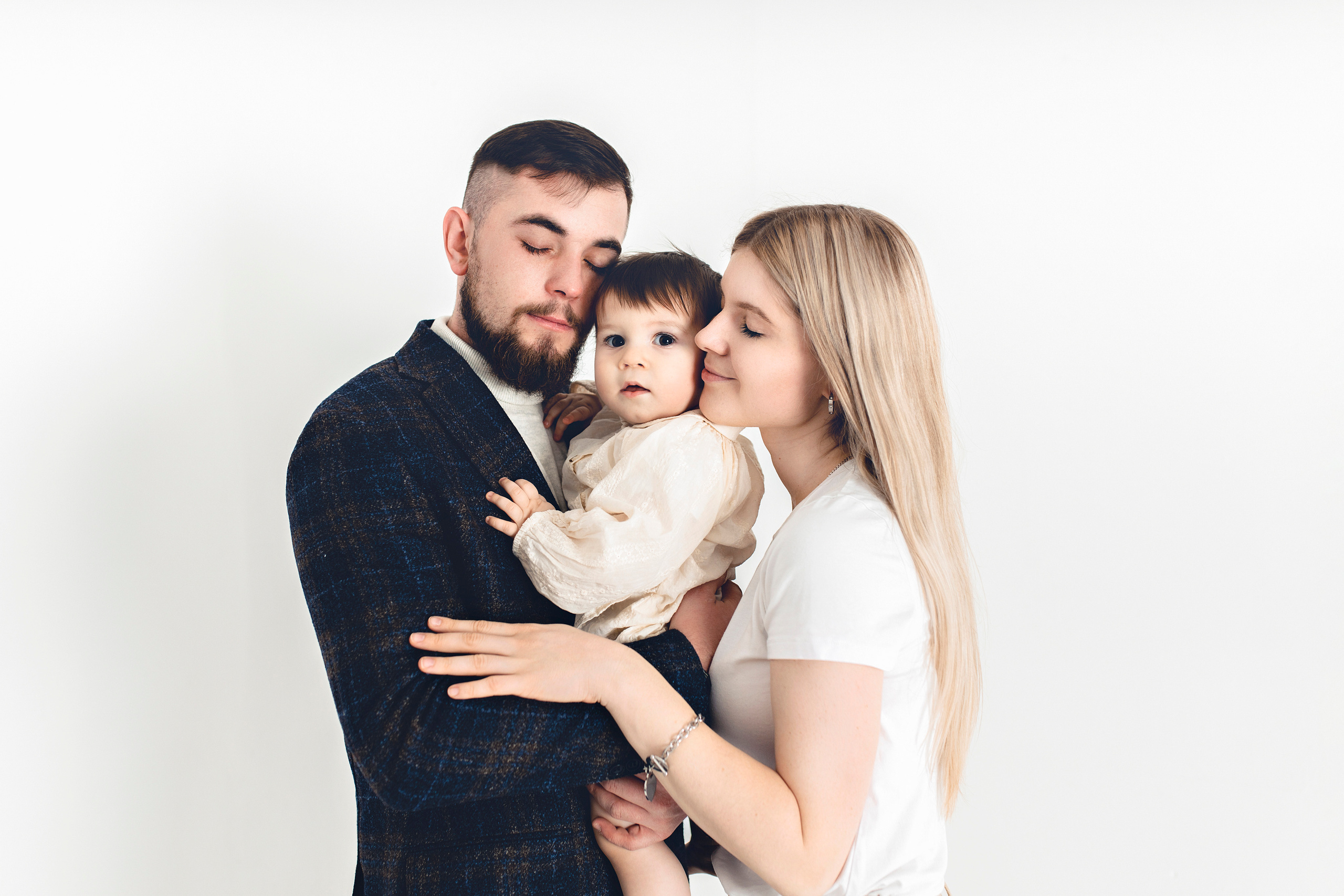 Семейная фотосессия с годовалым малышом. Фотограф новорожденных в городе Ульяновске Павленкова Лилия