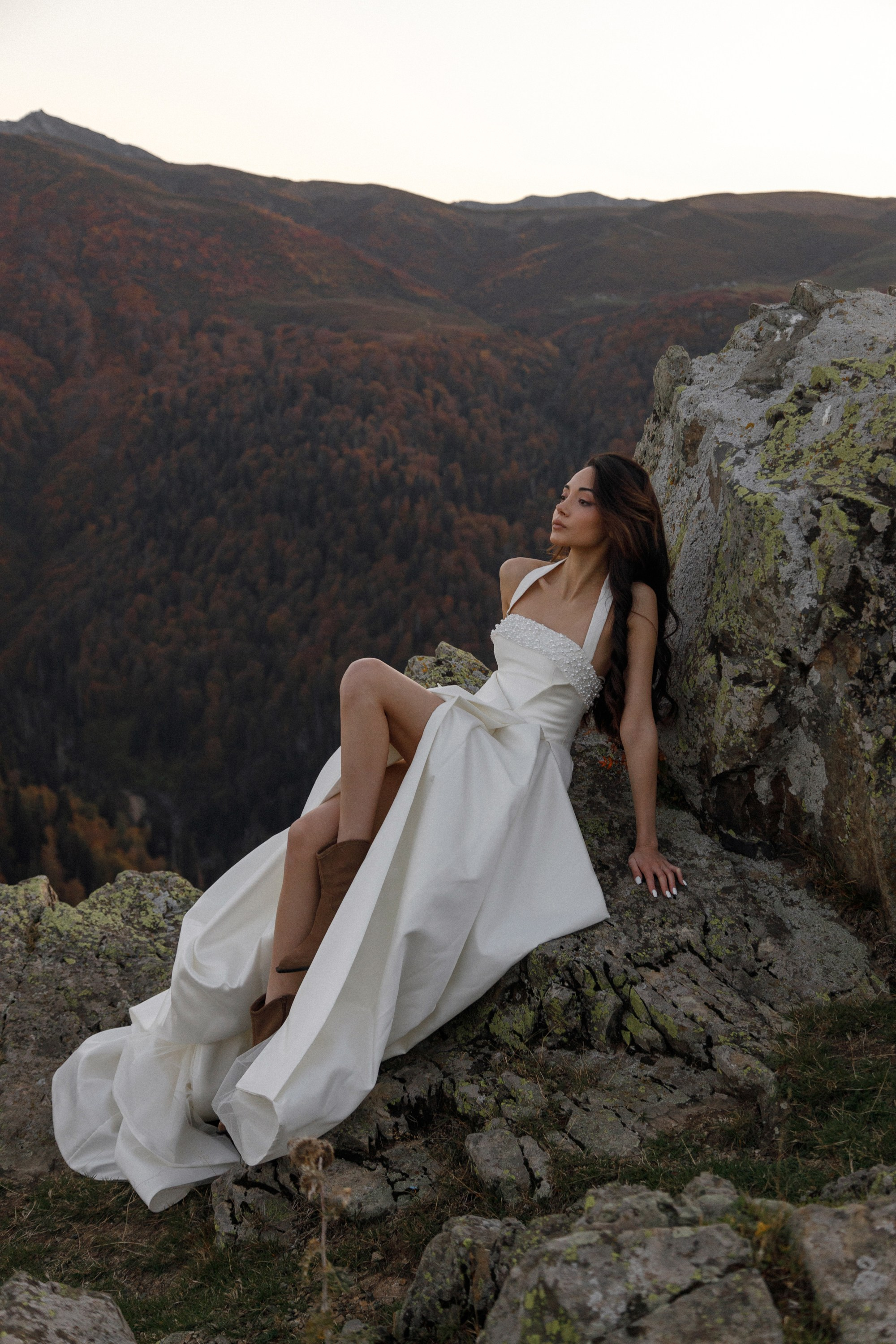 Свадьба в горах на закате