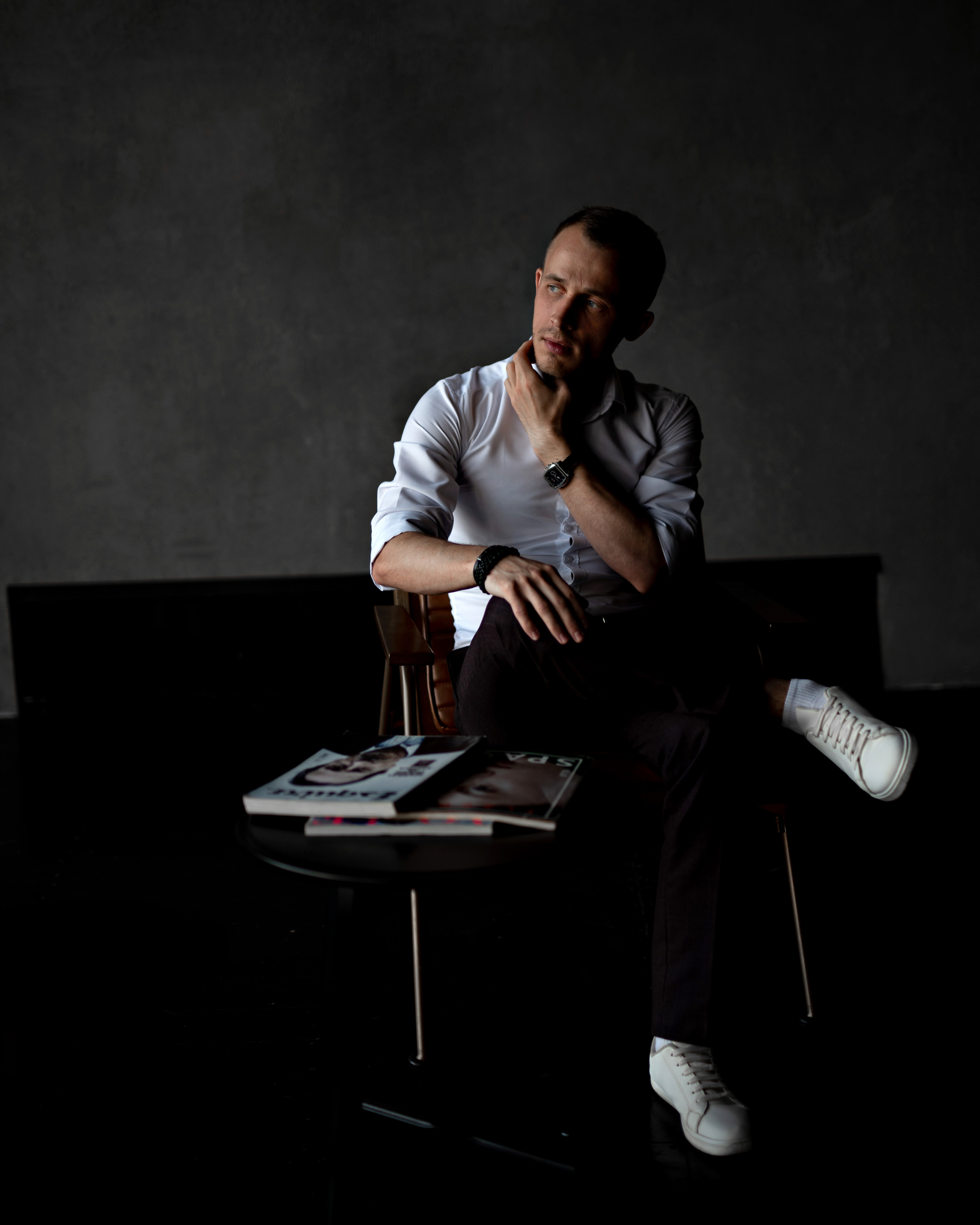 ММ, темная студия. Агентство личного бренда «Брендовски»