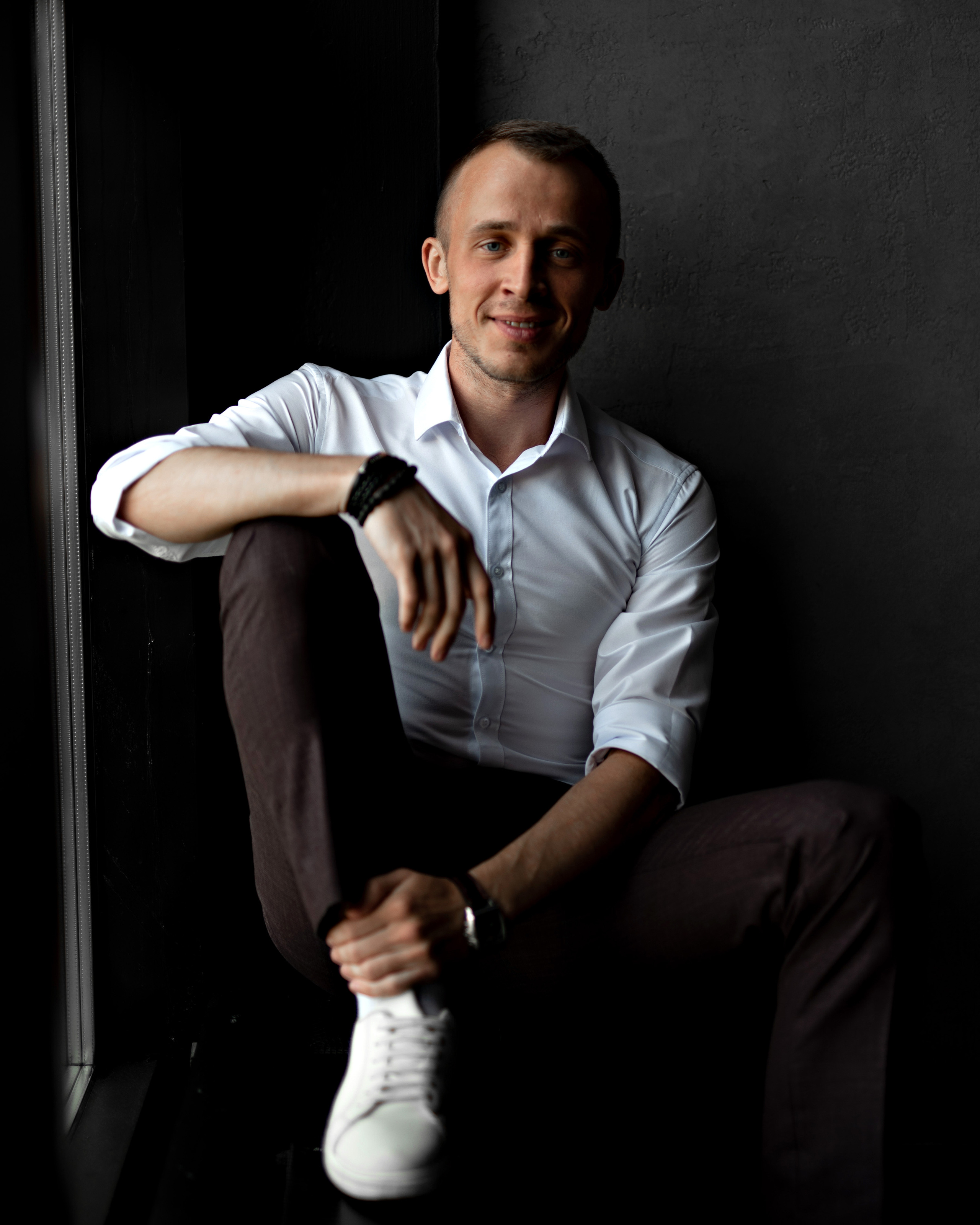 ММ, темная студия. Агентство личного бренда «Брендовски»