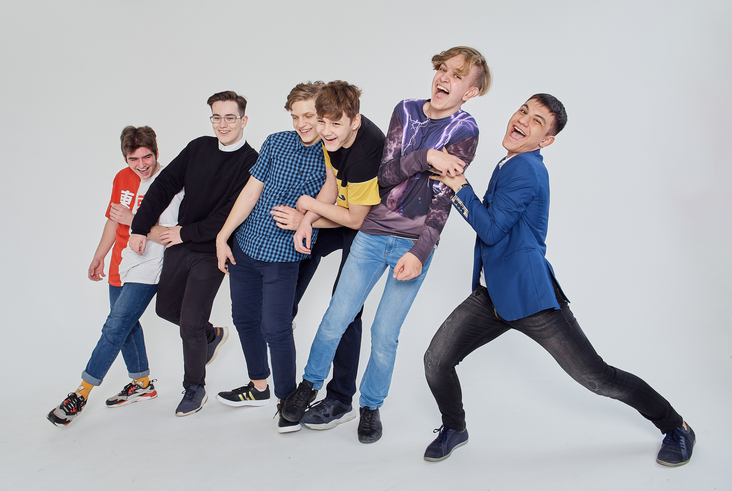 Выпускные альбомы. Студийный, семейный, свадебный, фэшн и ню фотограф в Астрахани, производство выпускных альбомов. Руслан Кондрашин