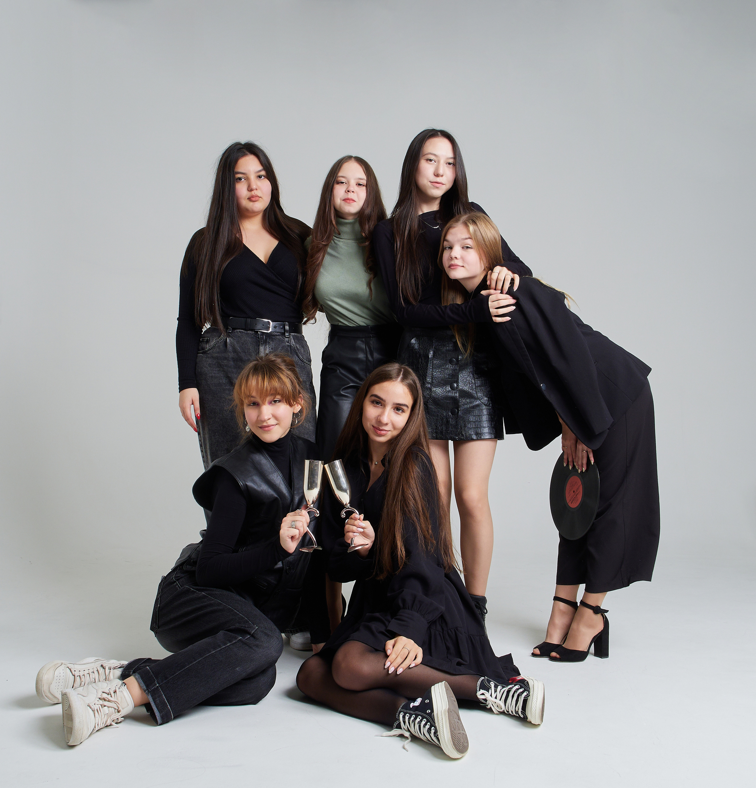 Выпускные альбомы. Студийный, семейный, свадебный, фэшн и ню фотограф в Астрахани, производство выпускных альбомов. Руслан Кондрашин