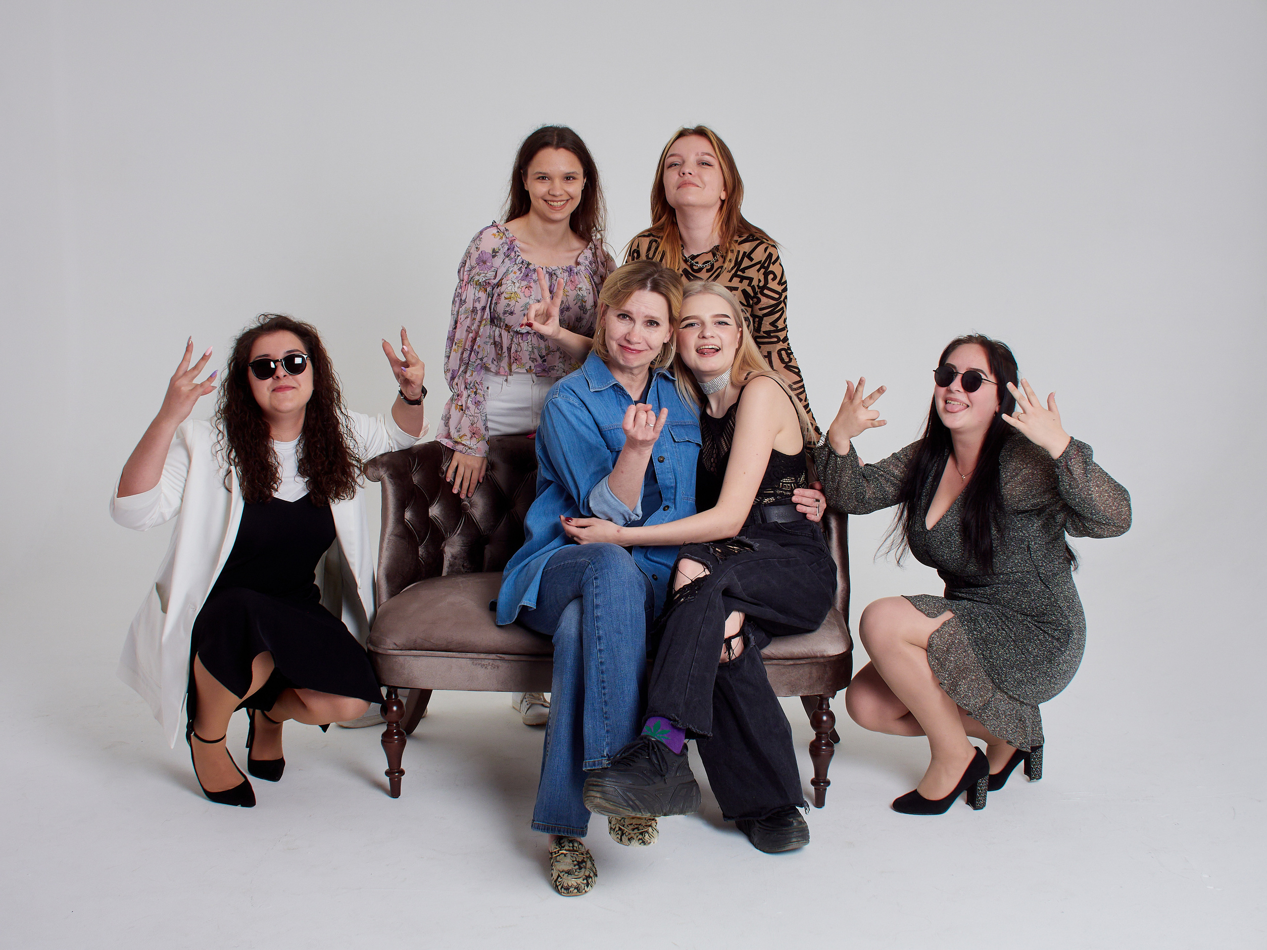 Выпускные альбомы. Студийный, семейный, свадебный, фэшн и ню фотограф в Астрахани, производство выпускных альбомов. Руслан Кондрашин