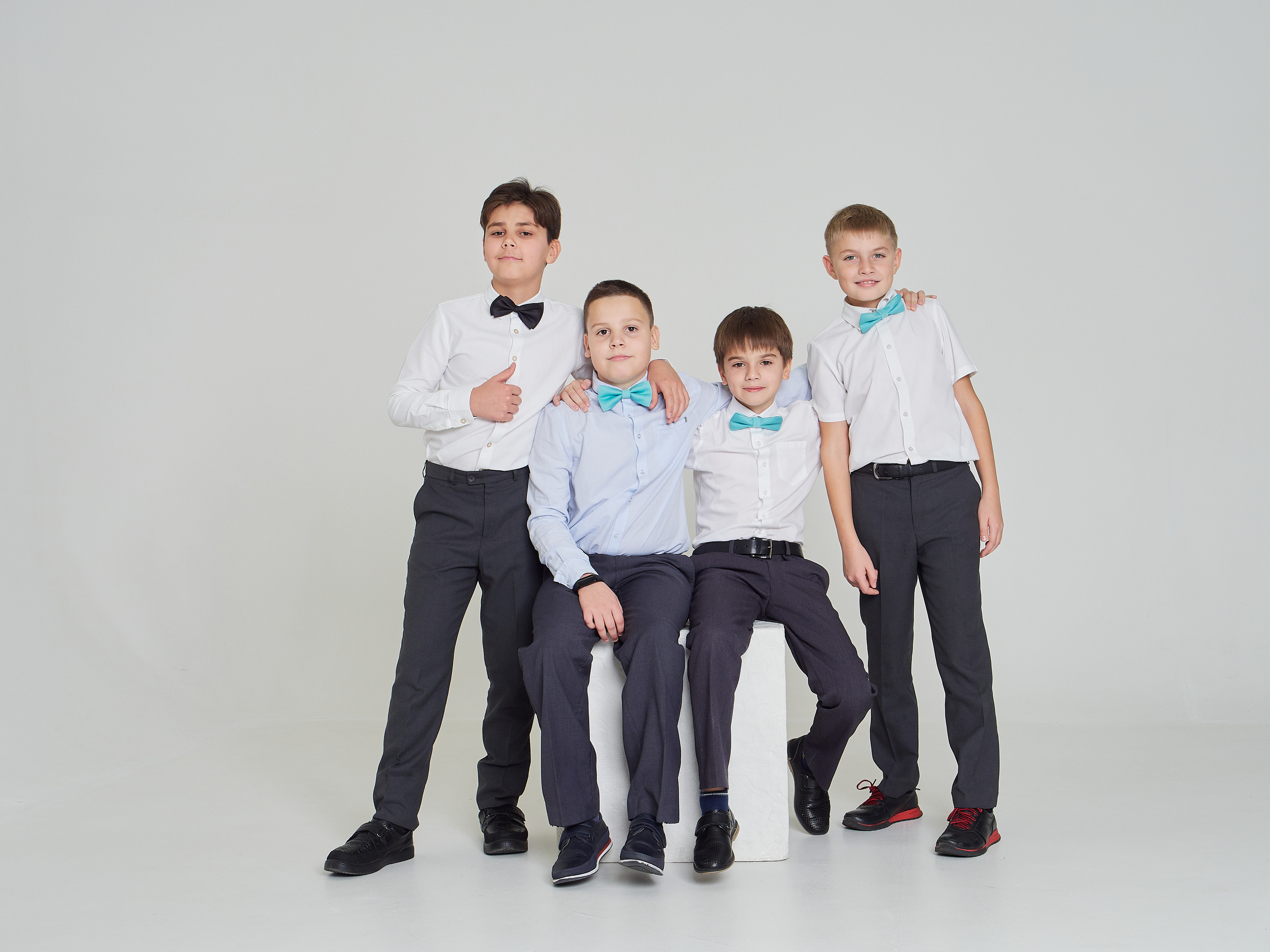 Выпускные альбомы. Студийный, семейный, свадебный, фэшн и ню фотограф в Астрахани, производство выпускных альбомов. Руслан Кондрашин