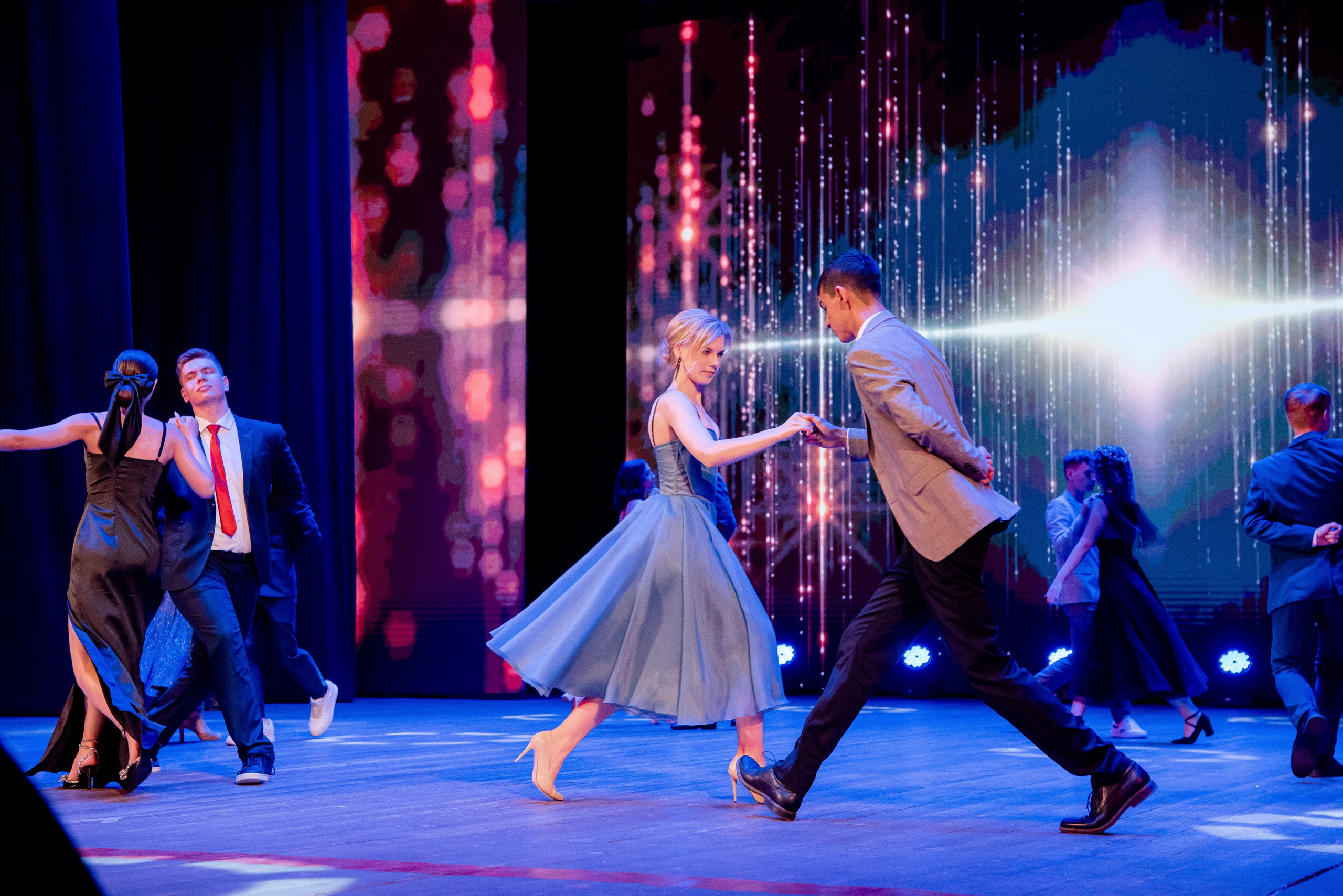 30 Школа. Вручение и Банкет. ДК Юбилейный и Банхоф. Фотограф в Волгограде и Волжском Александр Горбань