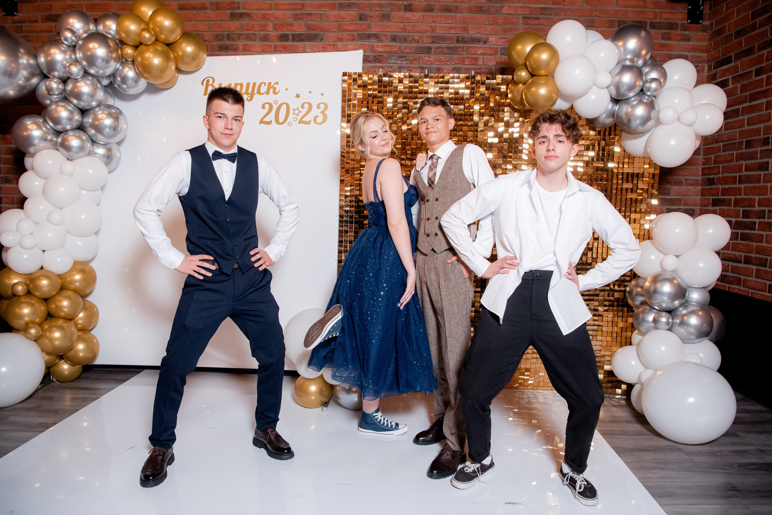 30 Школа. Вручение и Банкет. ДК Юбилейный и Банхоф. Фотограф в Волгограде и Волжском Александр Горбань