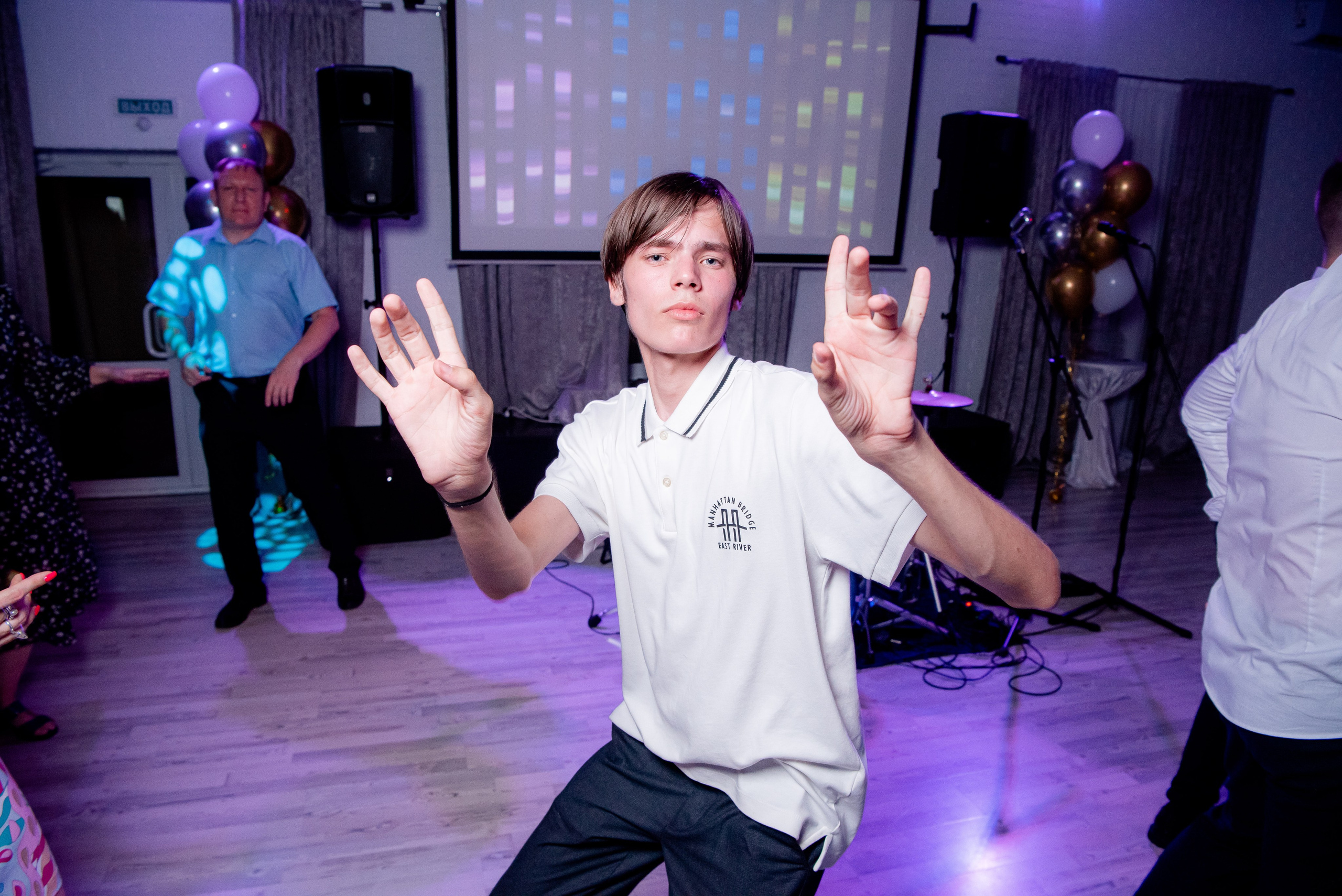 30 Школа. Вручение и Банкет. ДК Юбилейный и Банхоф. Фотограф в Волгограде и Волжском Александр Горбань