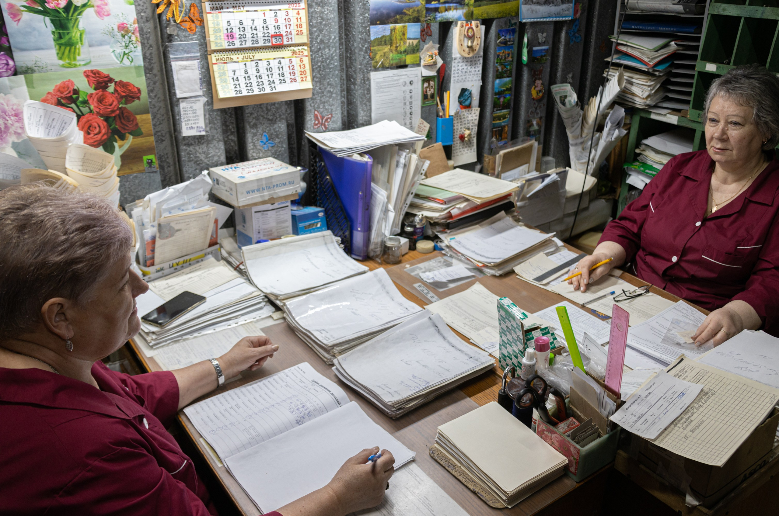 "Фотосъёмка в Москве для промышленного предприятия — интерьер цеха с современными установками."