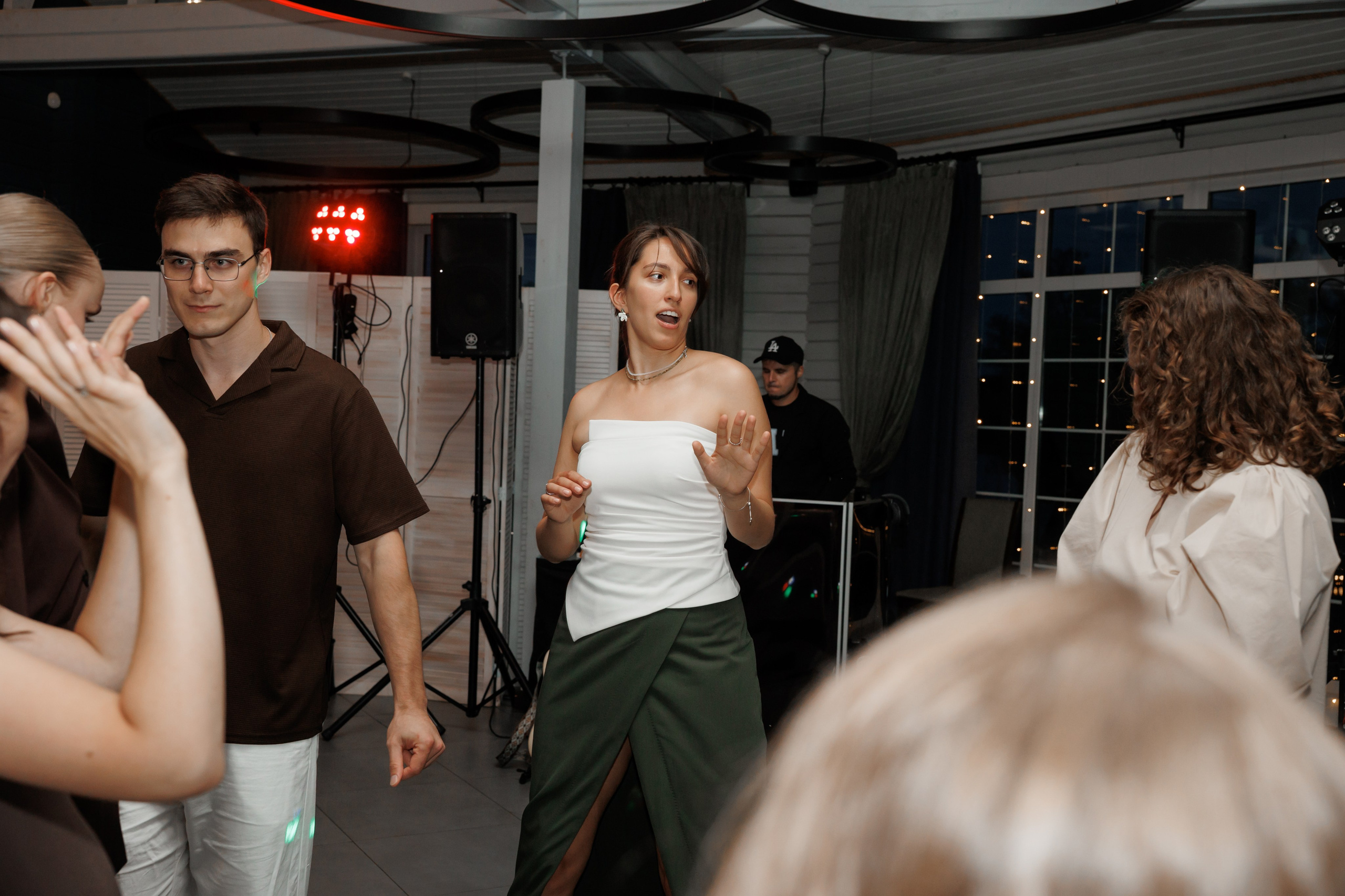 Регистрация в отеле Fish Point, ЗАГС Бутово, прогулка в Остафьево. Свадебный и репортажный фотограф (Москва, Королев и другие)