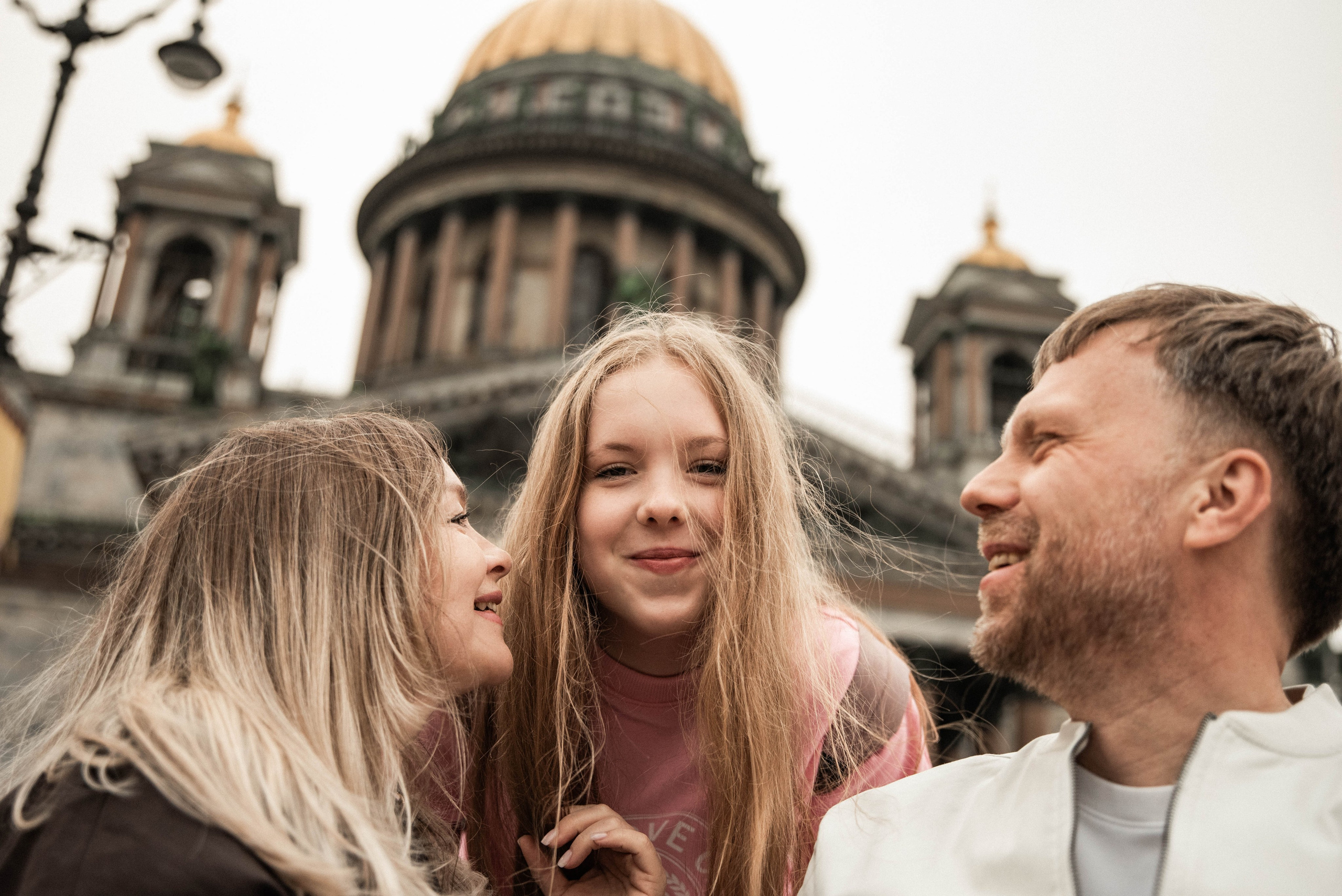 Семейная фотосессия-прогулка по Санкт-Петербургу