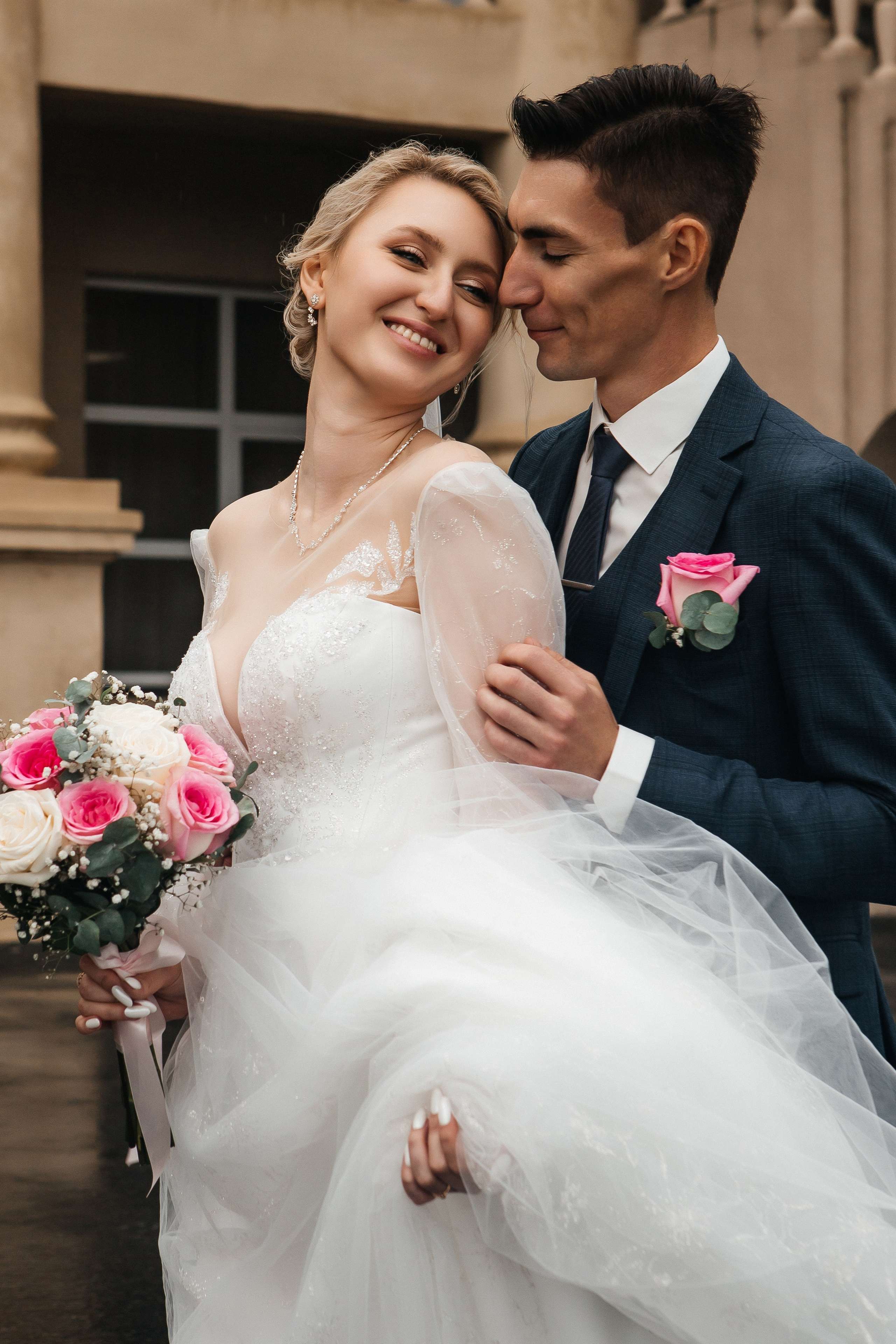 Евгения и Николай утренние сборы. Свадебный фотограф Виктория Чуйко Магнитогорск. Визуал для бизнеса