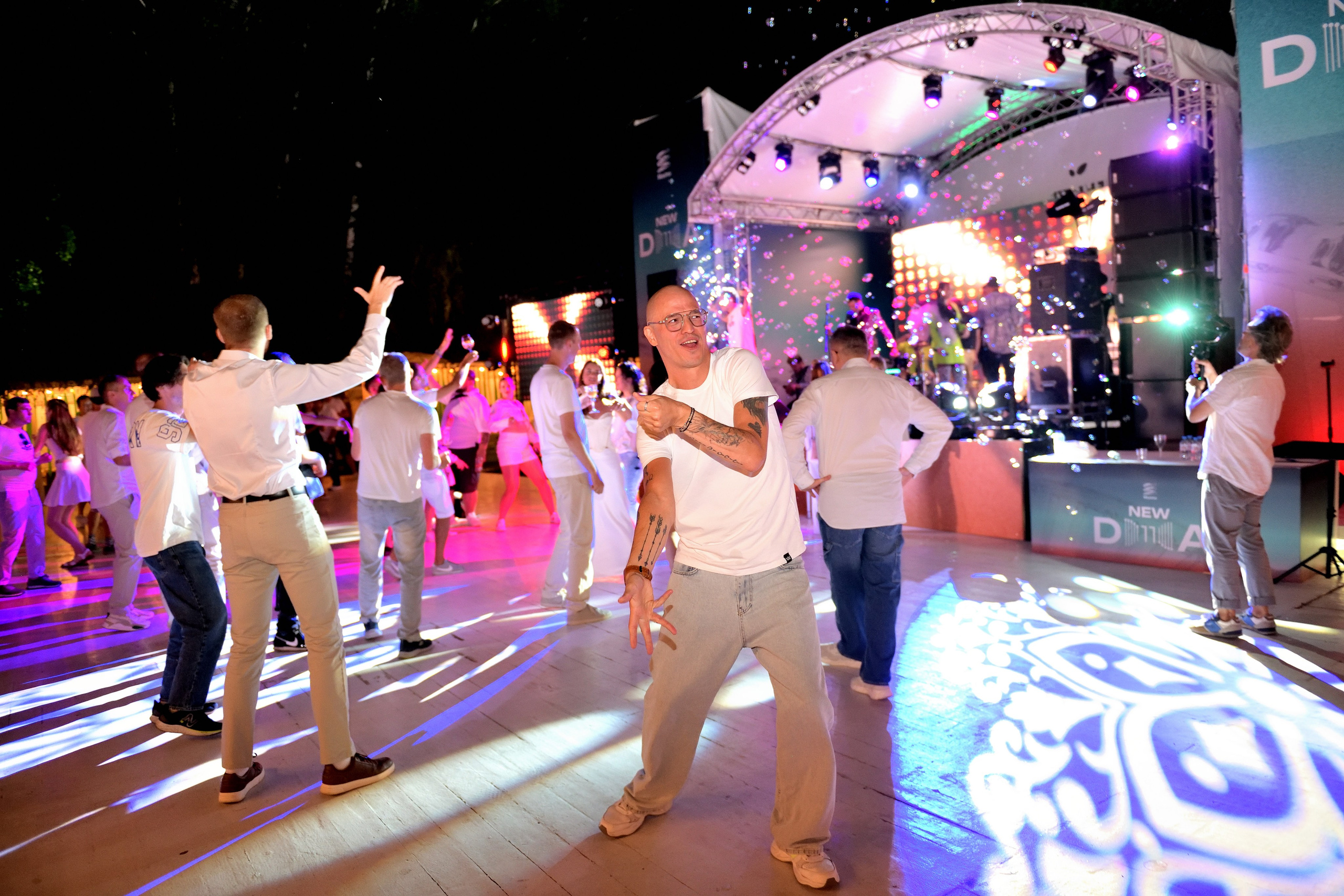 "Зажигательный летний корпоратив".