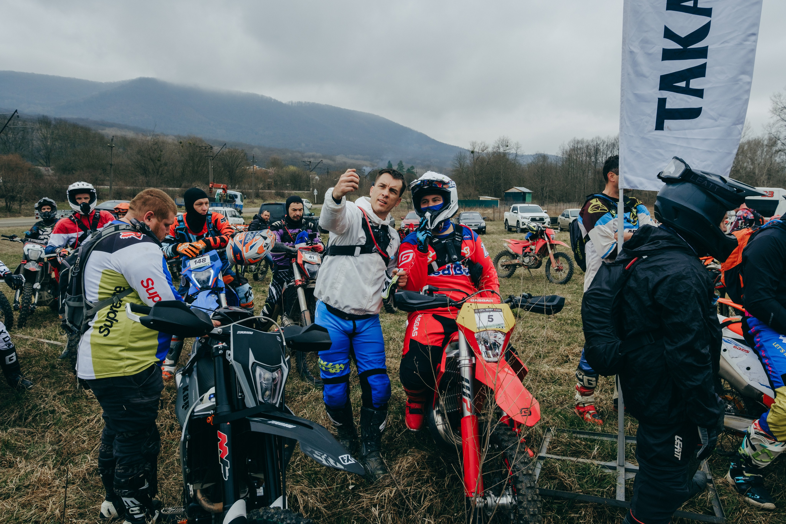 Съемка для Sharmax Moto в Горячем Ключе. Свадебный фотограф Денис Ожигин в Краснодаре и крае. Эмоциональная и стильная съемка вашего дня